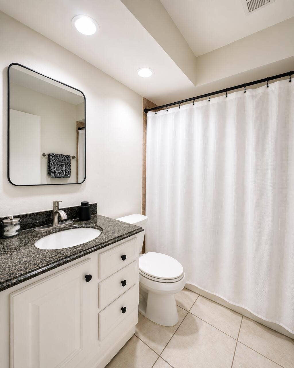 21596 Coronado Avenue, Boca Raton, FL 33433 Guest Bathroom