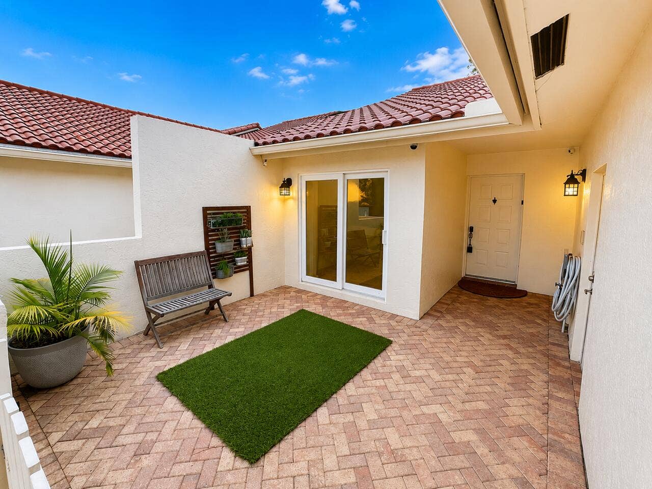 21596 Coronado Avenue, Boca Raton, FL 33433 Private Front Courtyard