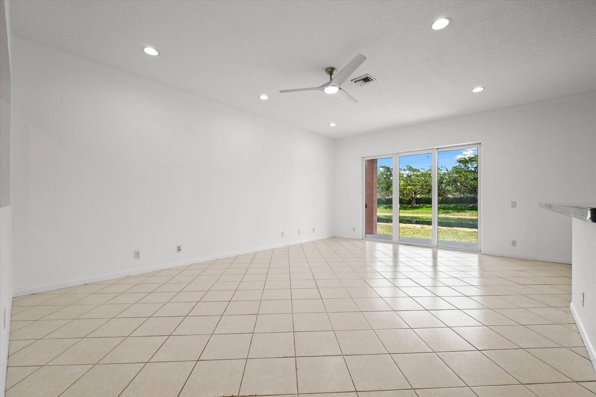 886 SUNFLOWER Circle, Weston, FL 33327 10-10-886 Sunflower Circle, Weston-34