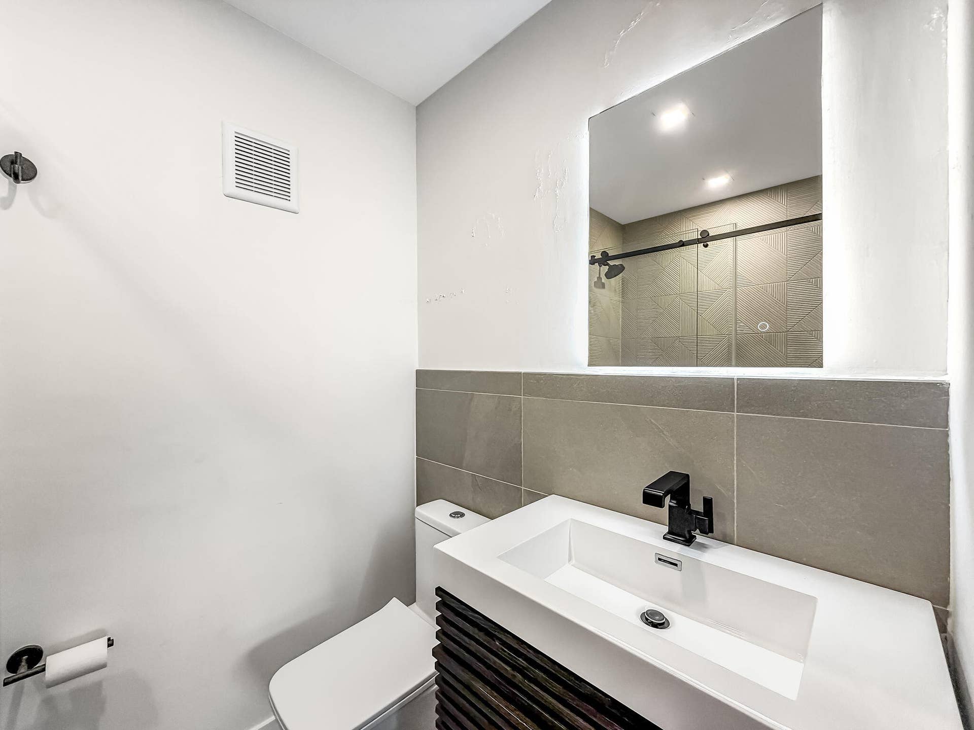 2721 NE 15TH Street, #2721, Pompano Beach, Pompano Beach, FL 33062 renovated bath