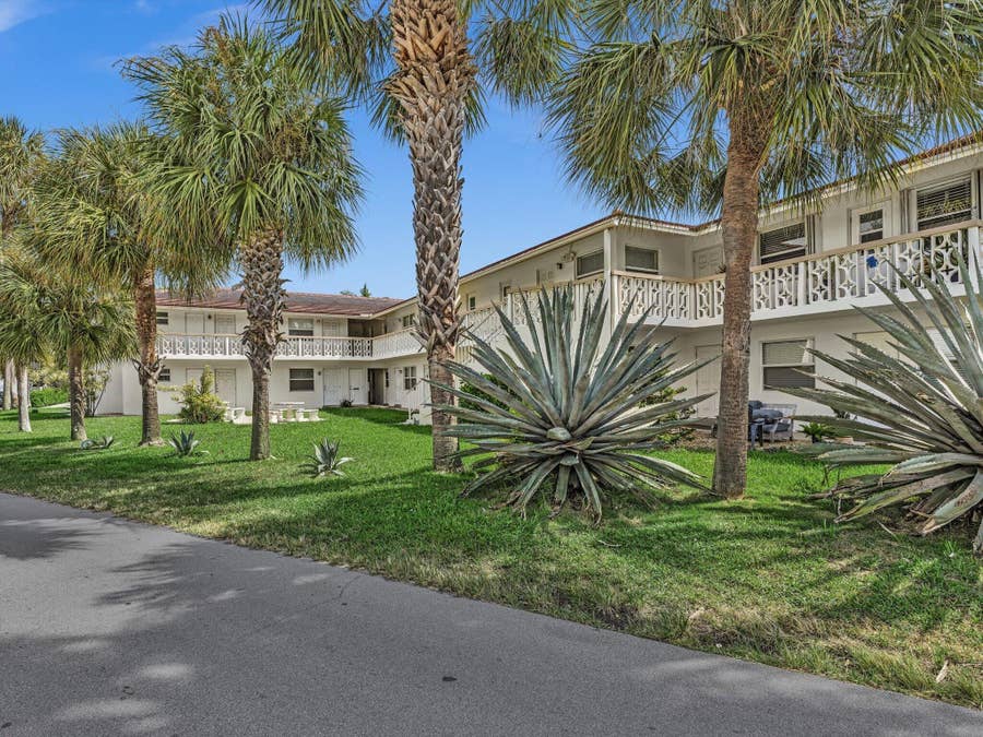 Property photo for 90 NE 19th Avenue, #8, Deerfield Beach, FL