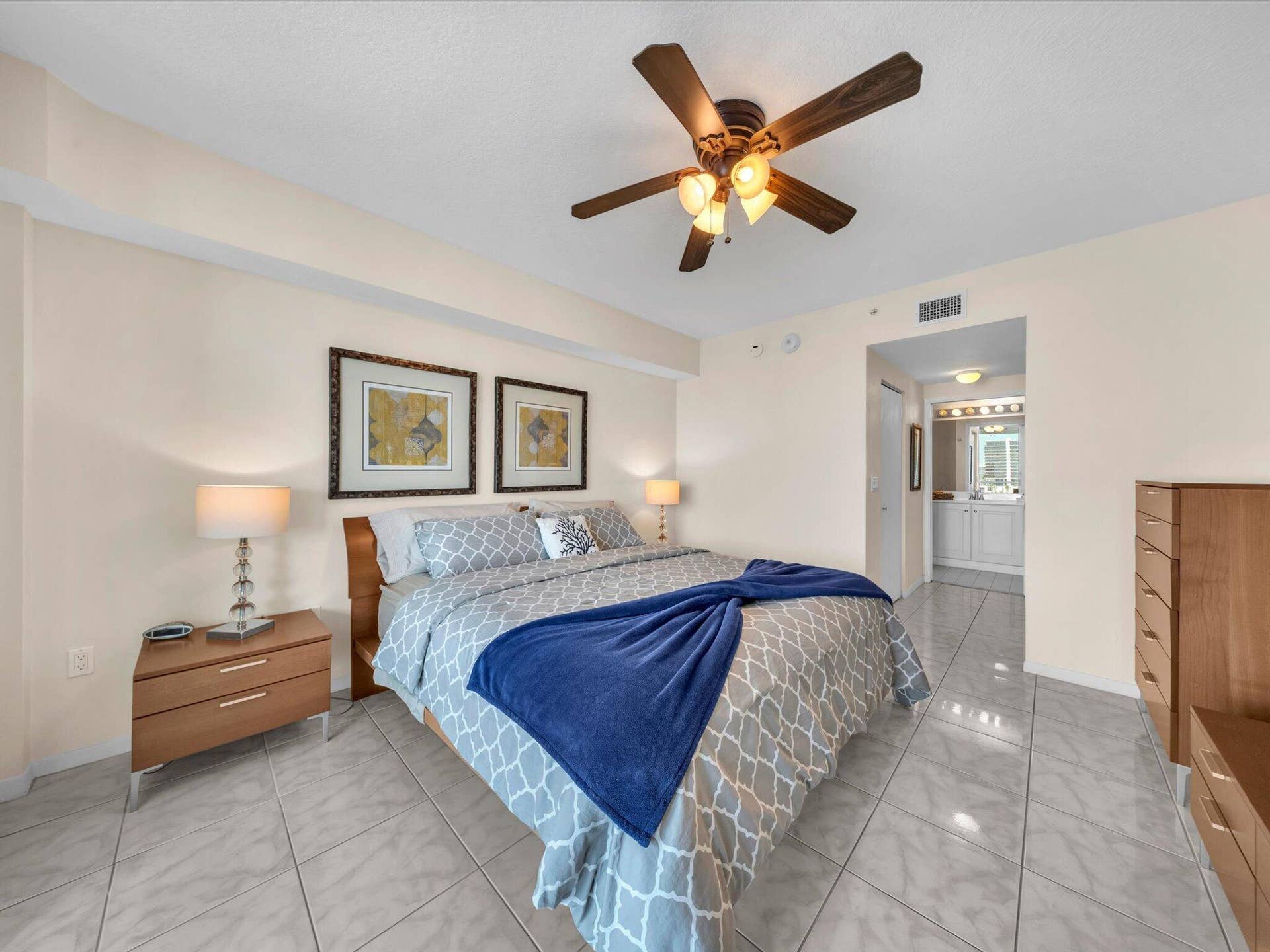 18100 N Bay Road, #707, Sunny Isles Beach, FL 33160 23-DSC5278