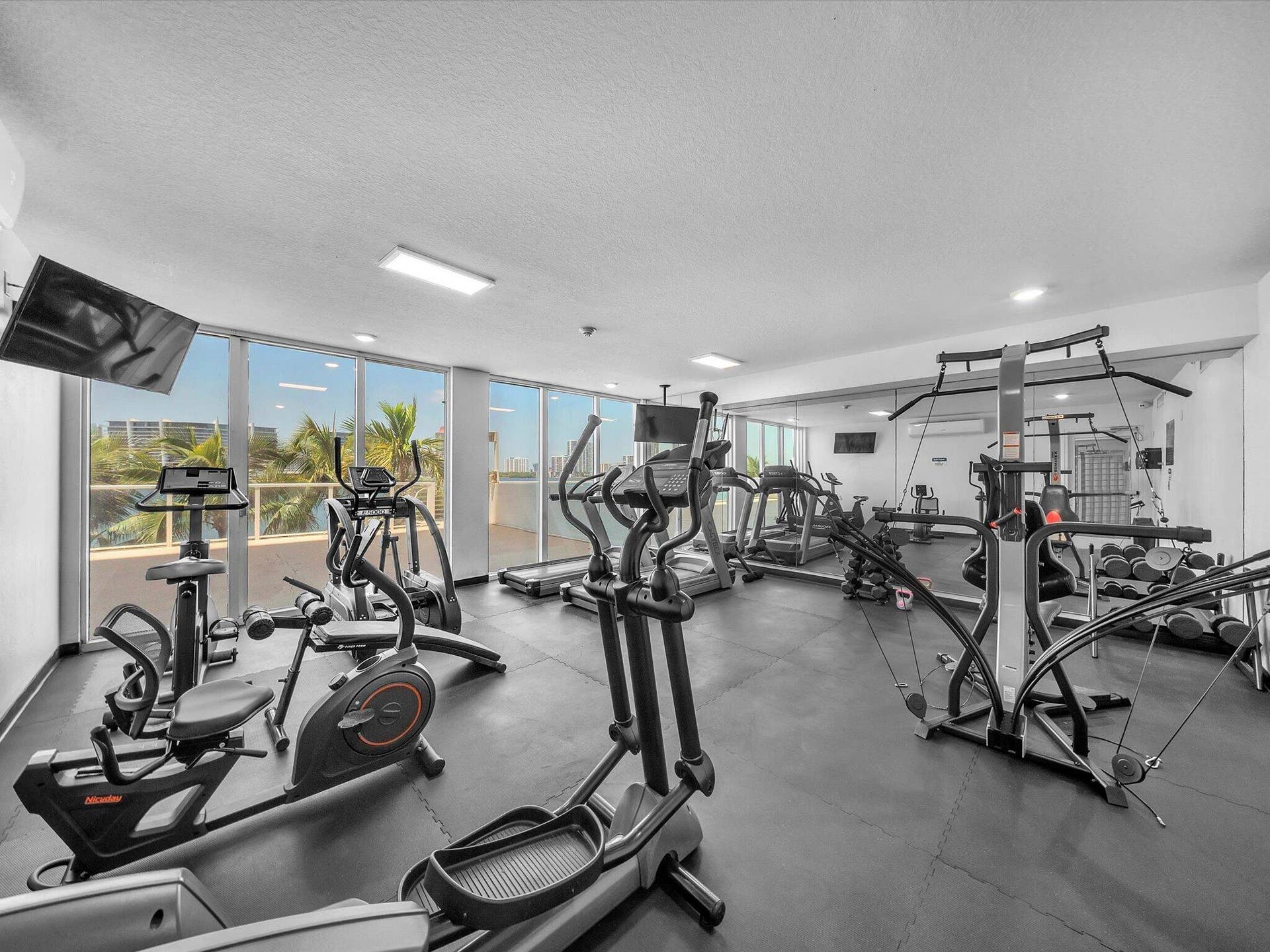 18100 N Bay Road, #707, Sunny Isles Beach, FL 33160 Fitness center