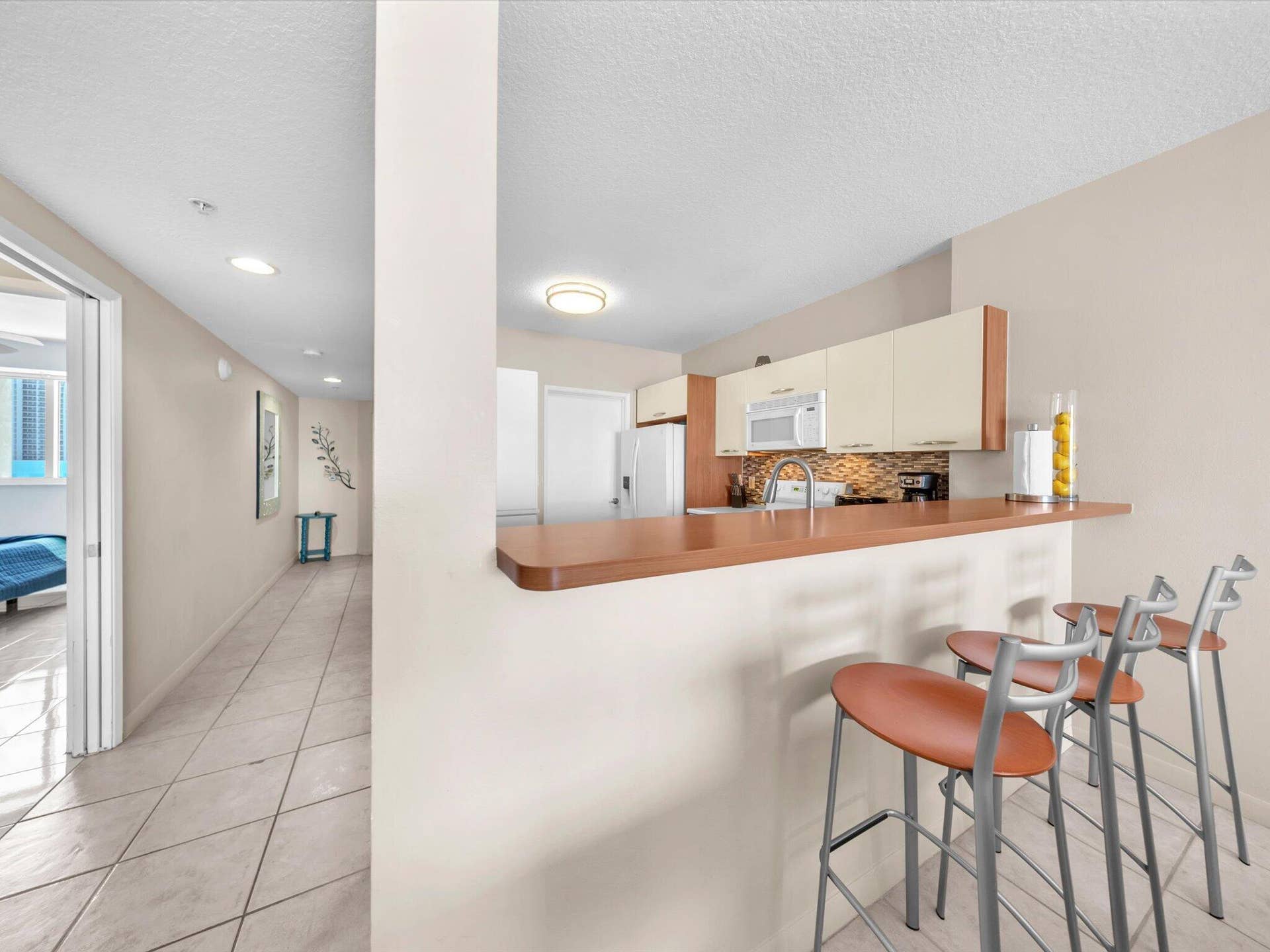 18100 N Bay Road, #707, Sunny Isles Beach, FL 33160 16-DSC5233