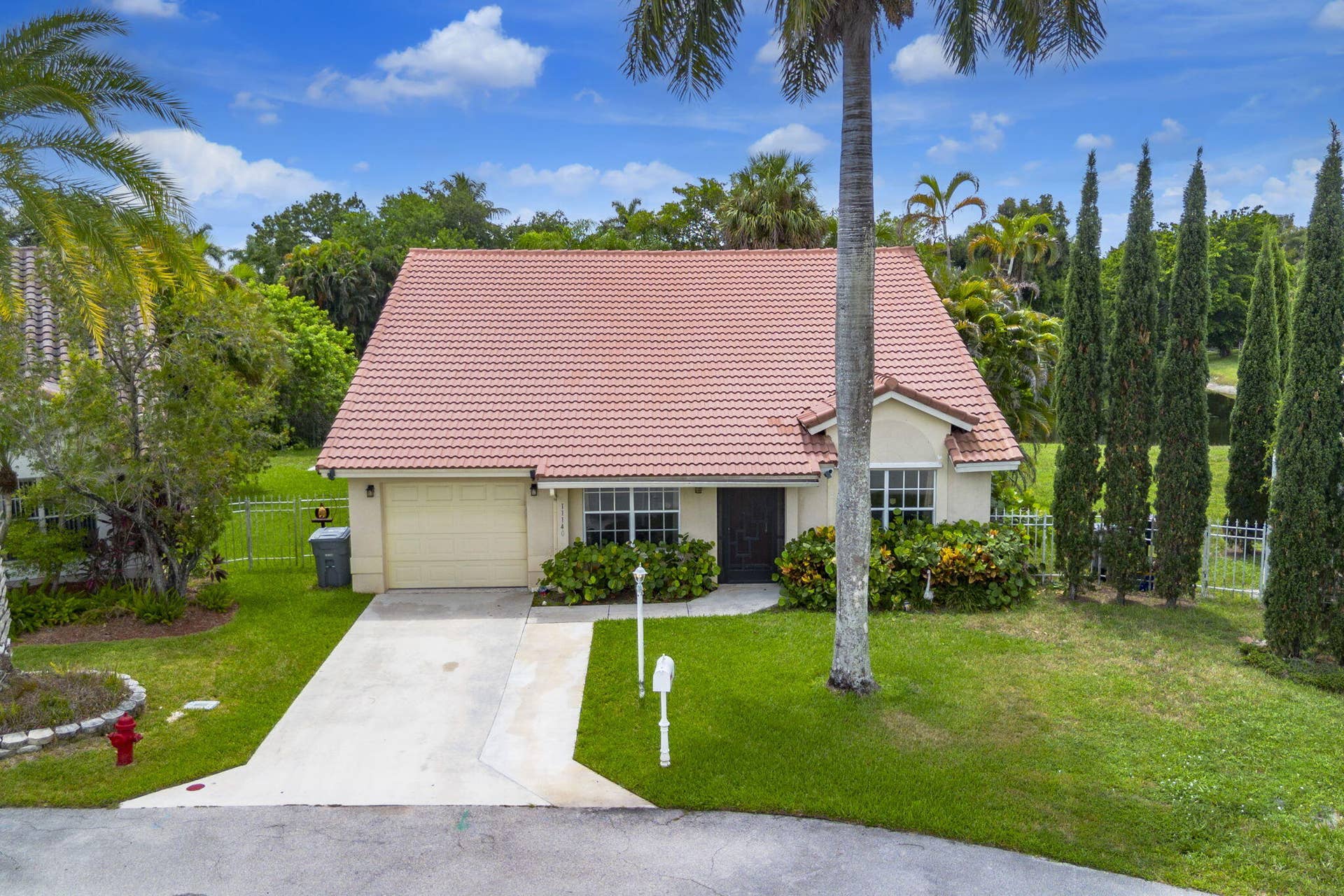 11140 LAKEAIRE Circle, Boca Raton, FL 33498 32-web-or-mls-iPixx_10_2