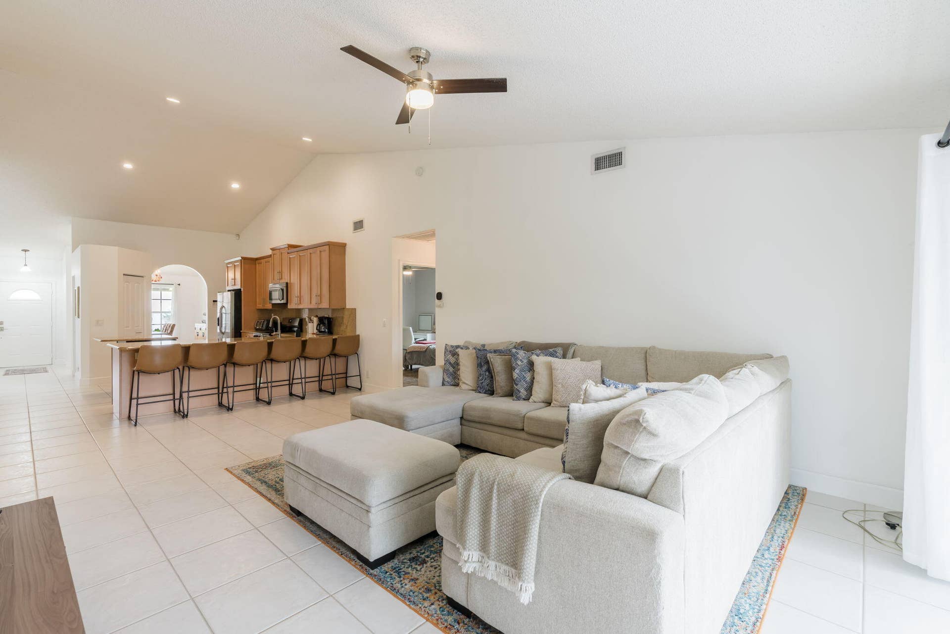 11140 LAKEAIRE Circle, Boca Raton, FL 33498 17-web-or-mls-iPixx_01_13