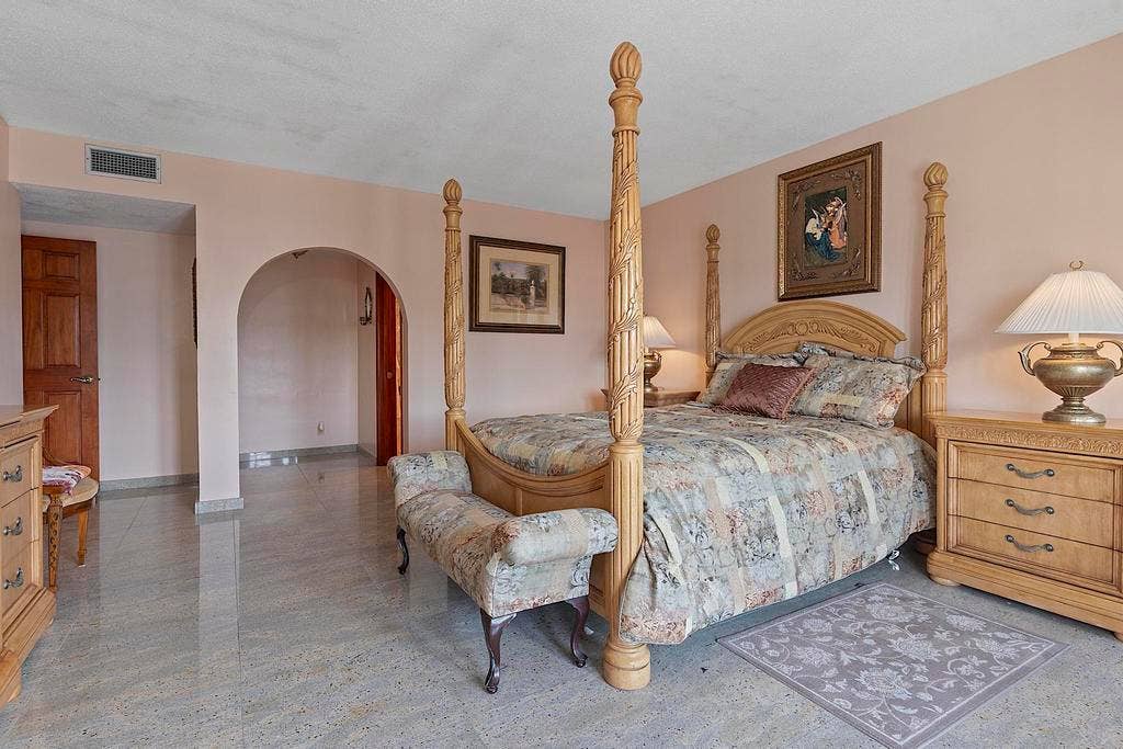3475 S Ocean Boulevard, #4010, Palm Beach, FL 33480 3745 S. Ocean Boulevard, Palm Beach - un