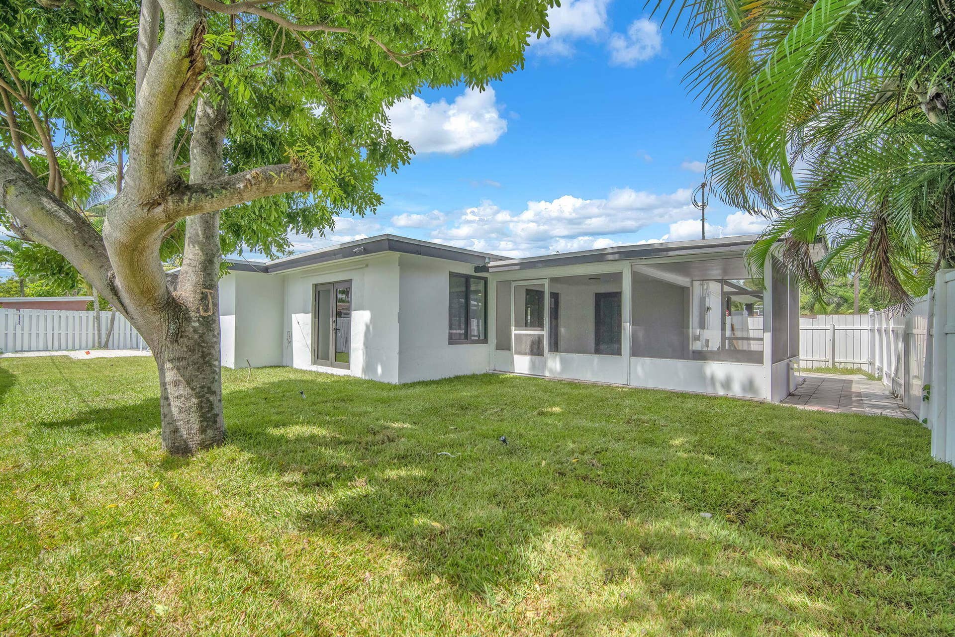 850 SW 1ST Terrace, Pompano Beach, FL 33060 26-web-or-mls-DSC_0152