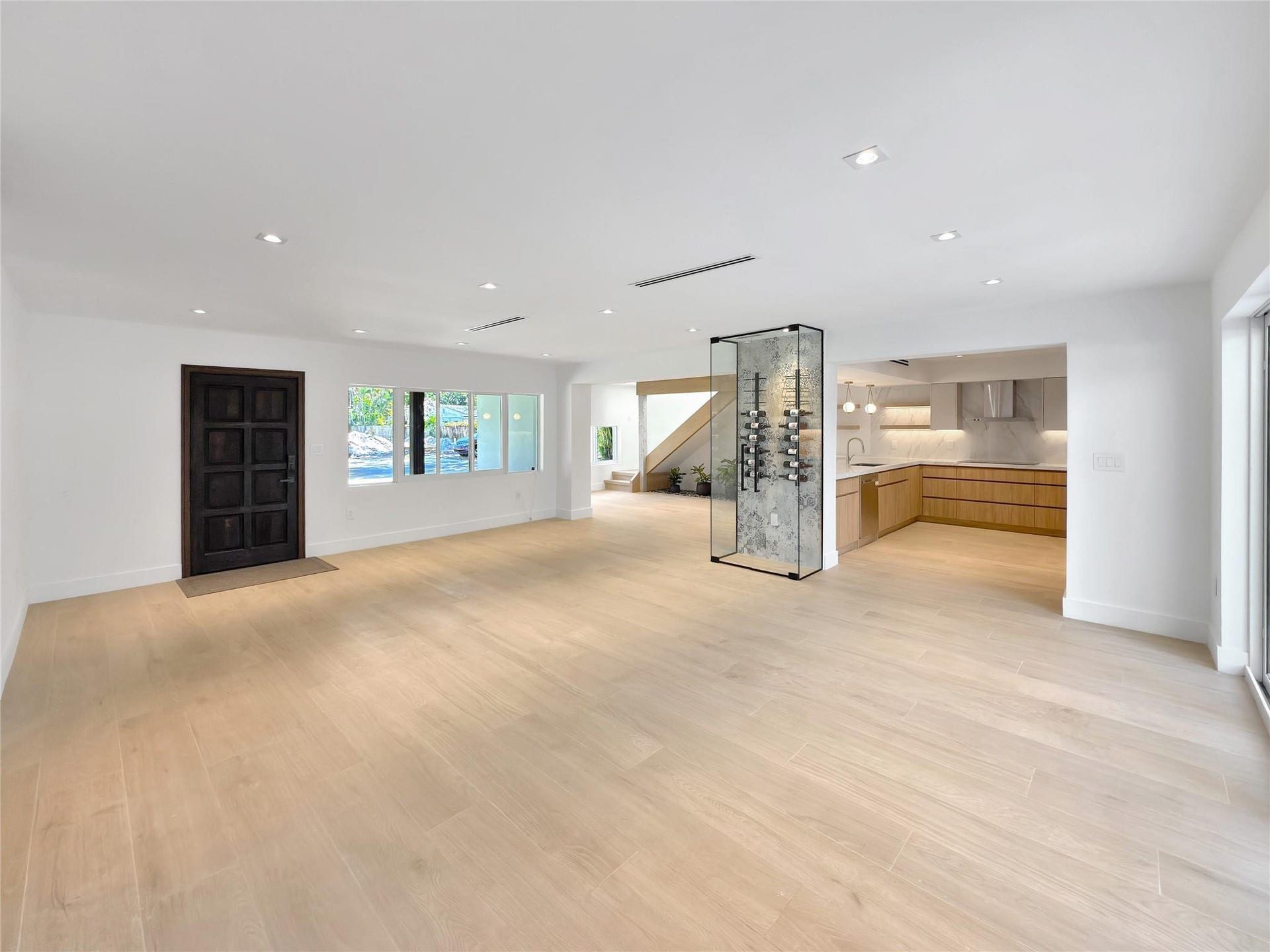 729 NE 17th Terrace, Fort Lauderdale, FL 33304 Photo 2