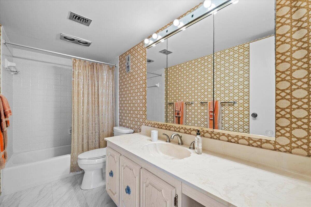 5440 N OCEAN Drive, #706, Singer Island, Singer Island, FL 33404 Bath 2