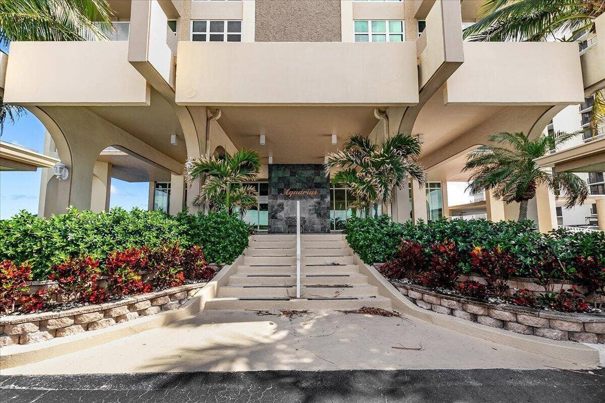 5440 N OCEAN Drive, #706, Singer Island, Singer Island, FL 33404 Building Entrance