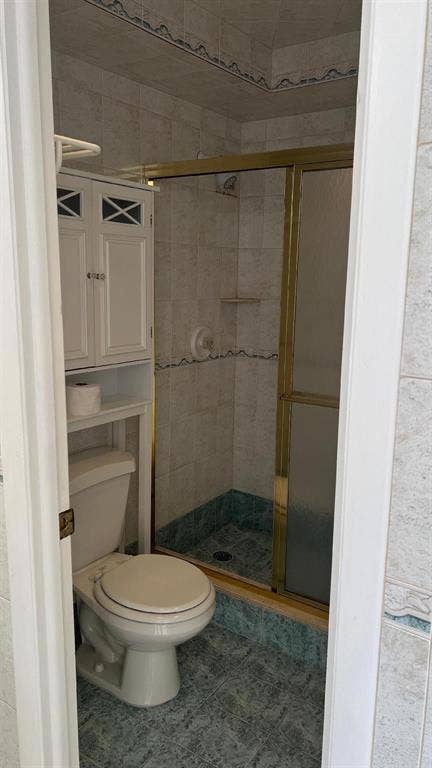 3015 N OCEAN Boulevard, #14K, Fort Lauderdale, FL 33308 step in shower