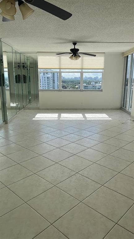 3015 N OCEAN Boulevard, #14K, Fort Lauderdale, FL 33308 living space