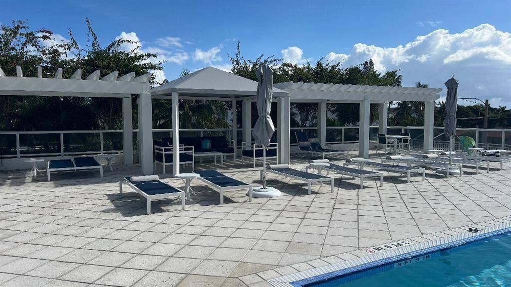 3015 N OCEAN Boulevard, #14K, Fort Lauderdale, FL 33308 pool lounge area