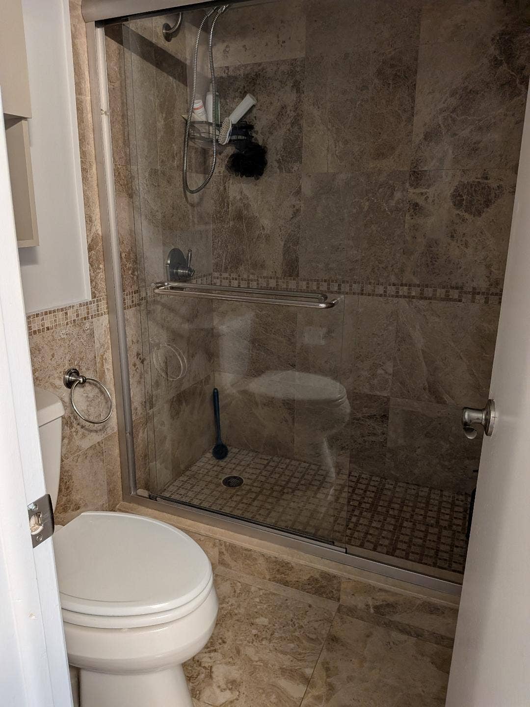 907 Cypress Terrace, #205, Pompano Beach, FL 33069 Master Bathroom 2