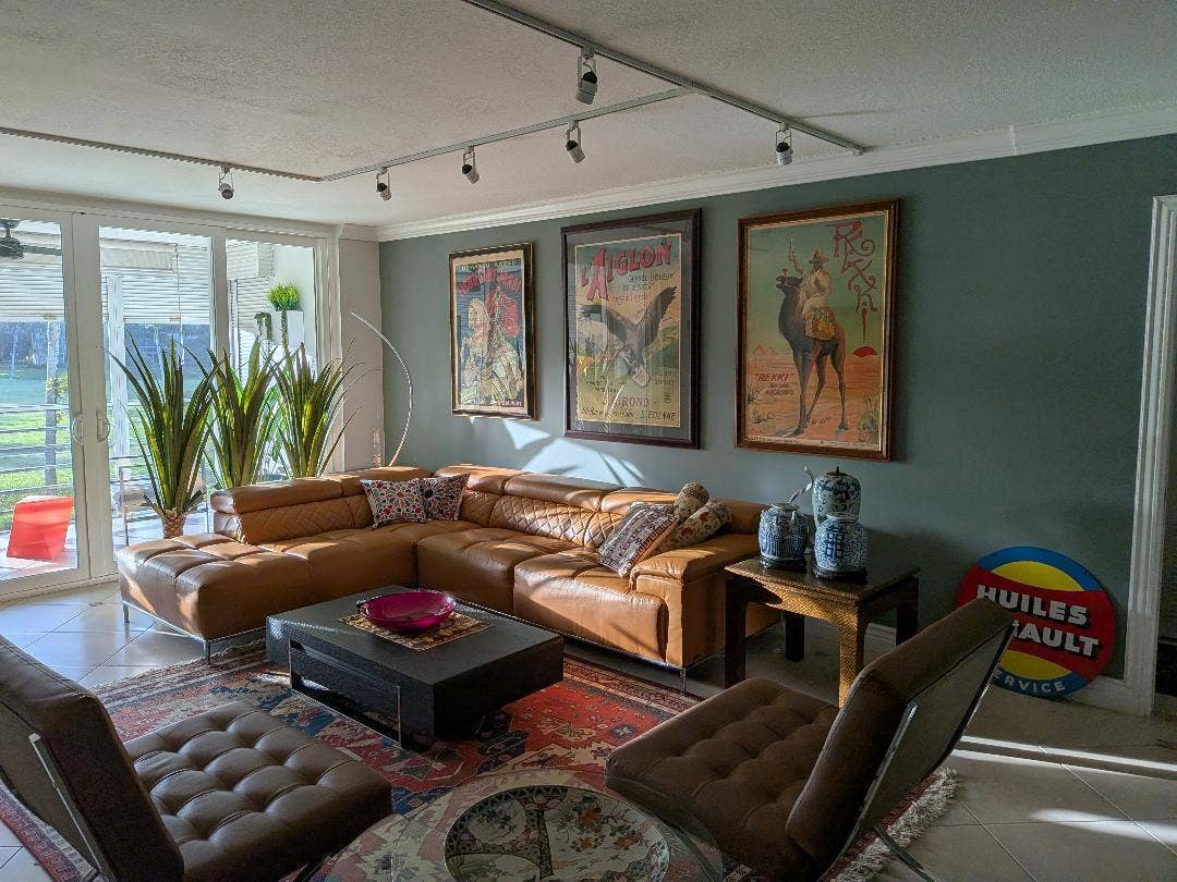 907 Cypress Terrace, #205, Pompano Beach, FL 33069 Living room 2