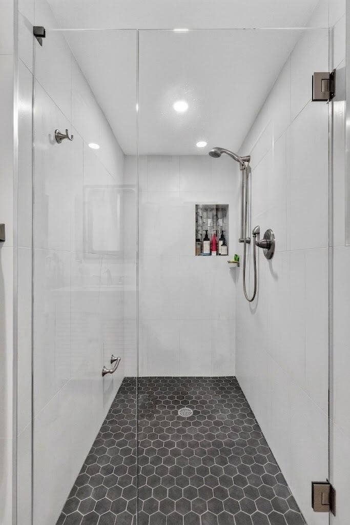 1 Harbourside Drive, #3403, Delray Beach, FL 33483 2nd bathroom - Wallk-in shower
