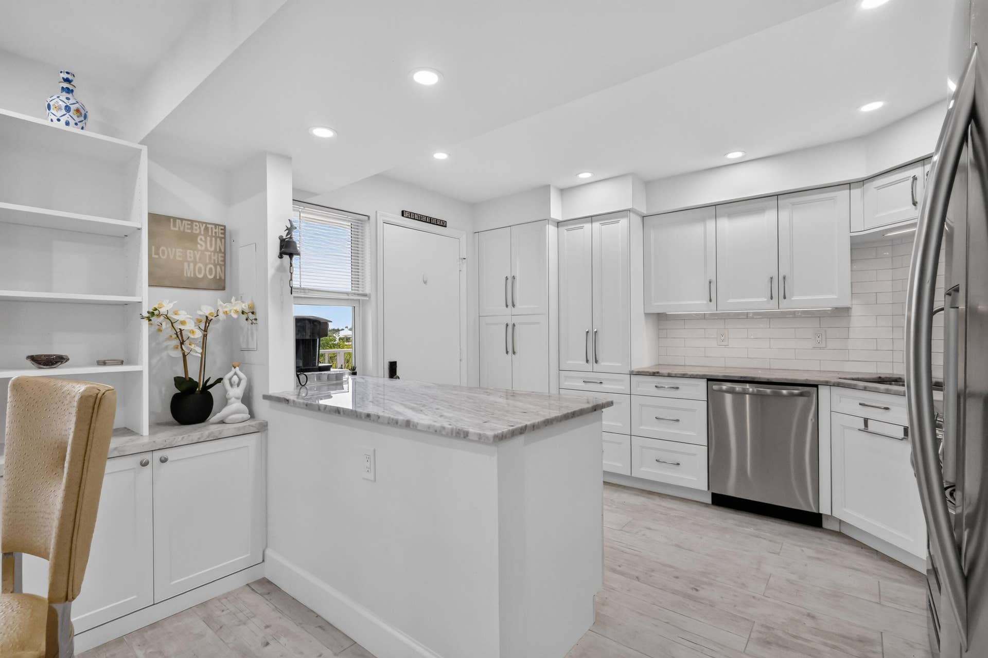 1 Harbourside Drive, #3403, Delray Beach, FL 33483 Kitchen