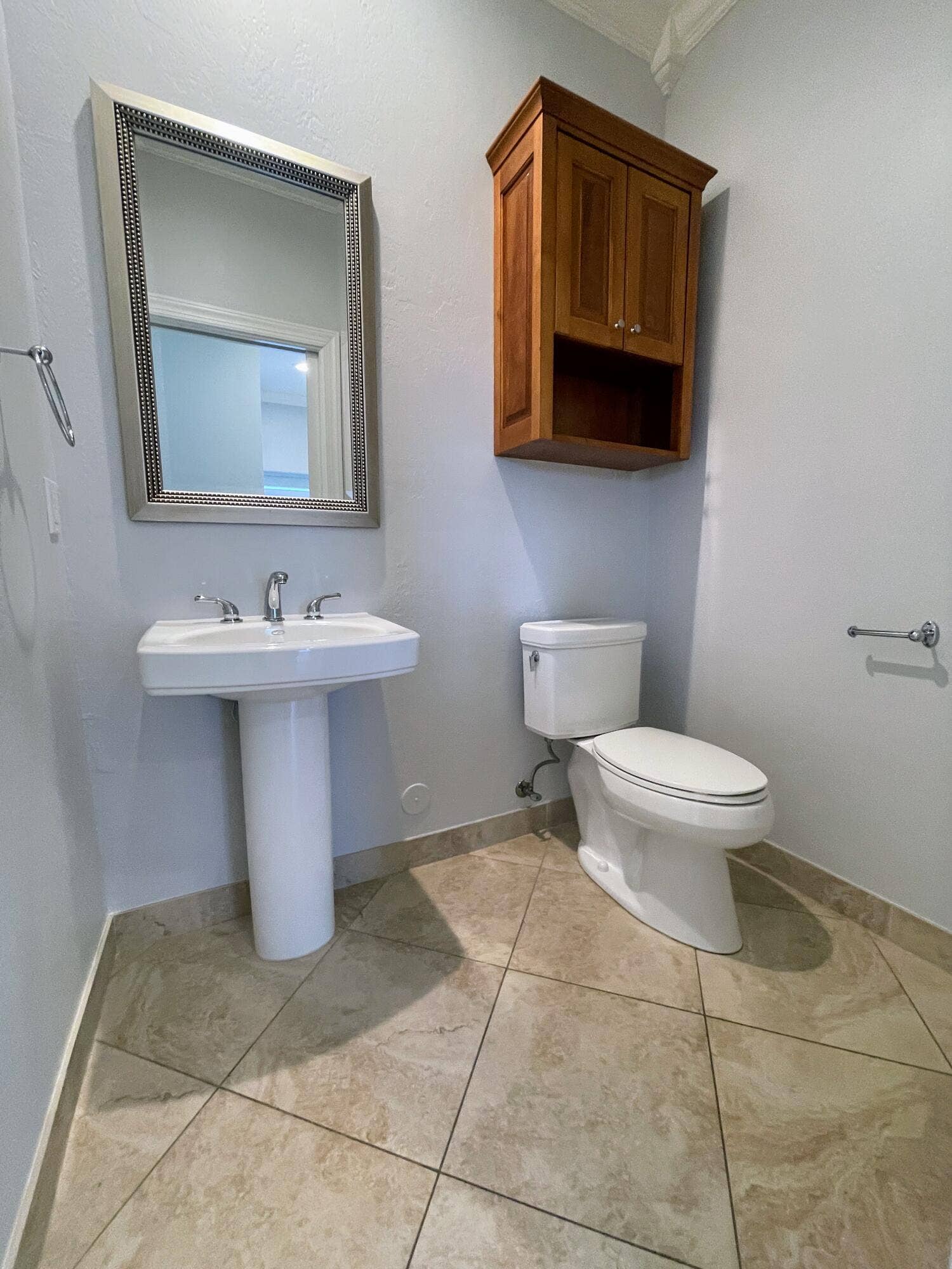 1/2 BATH