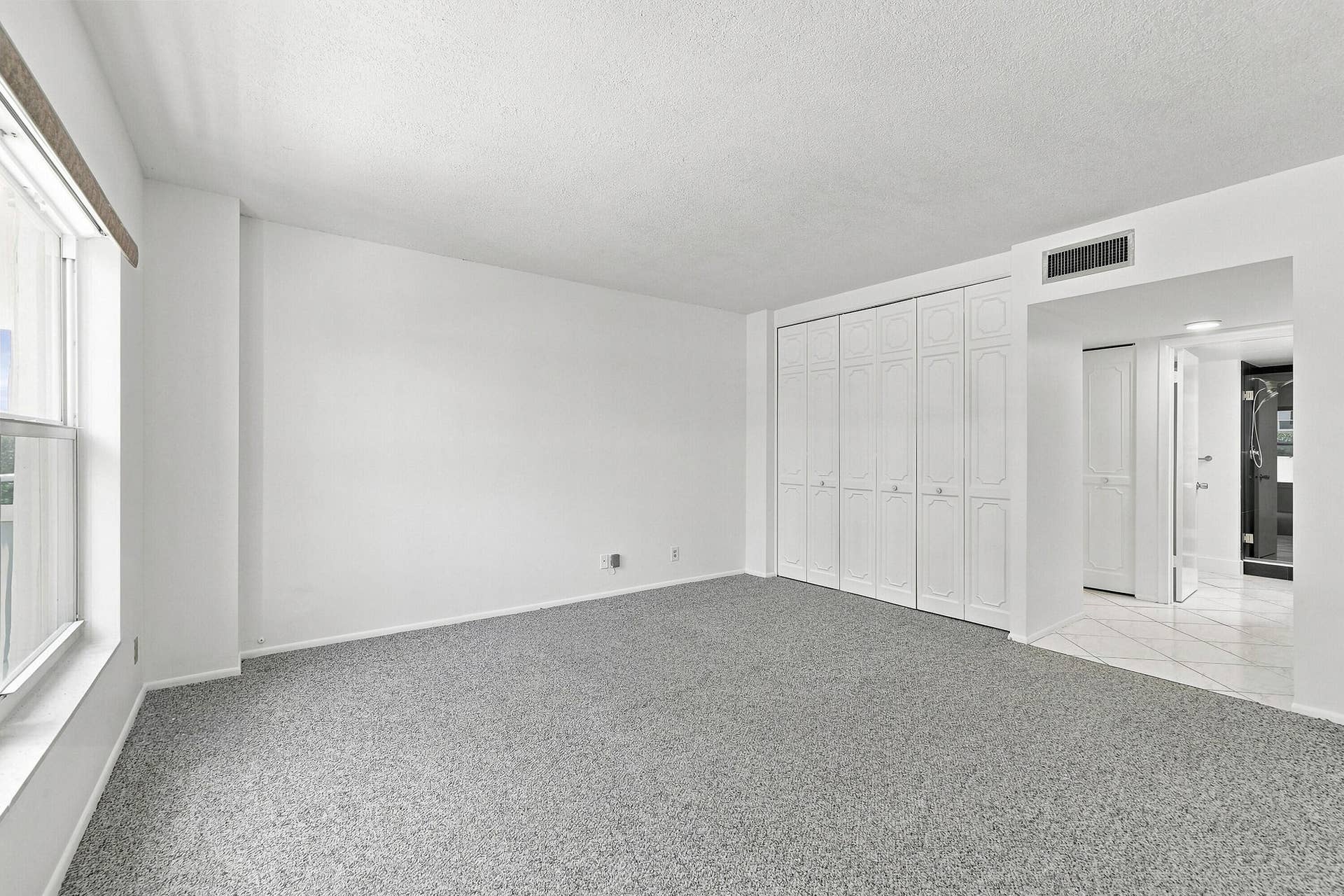 54_primary bedroom