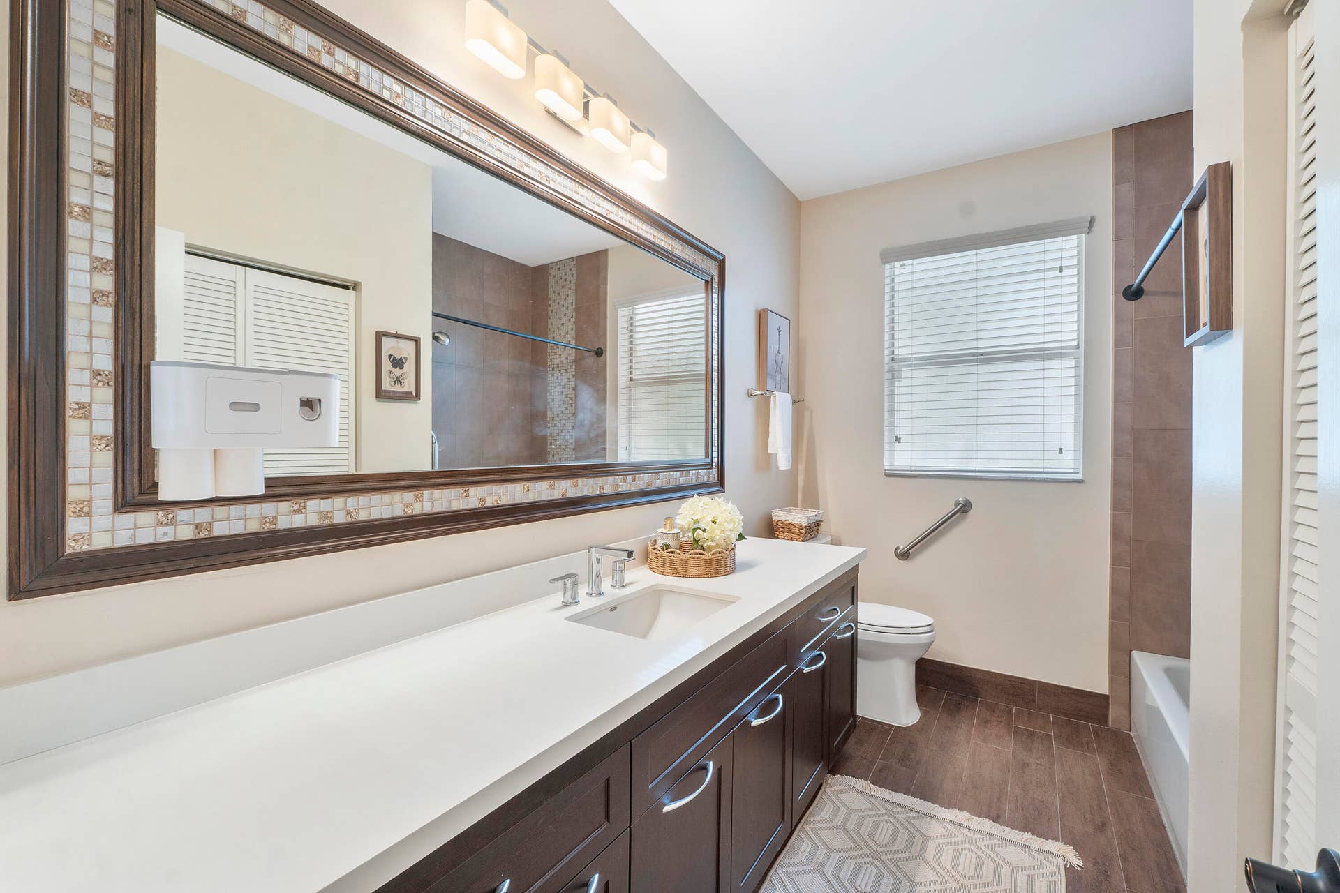 5877 NW 73rd Ct_024