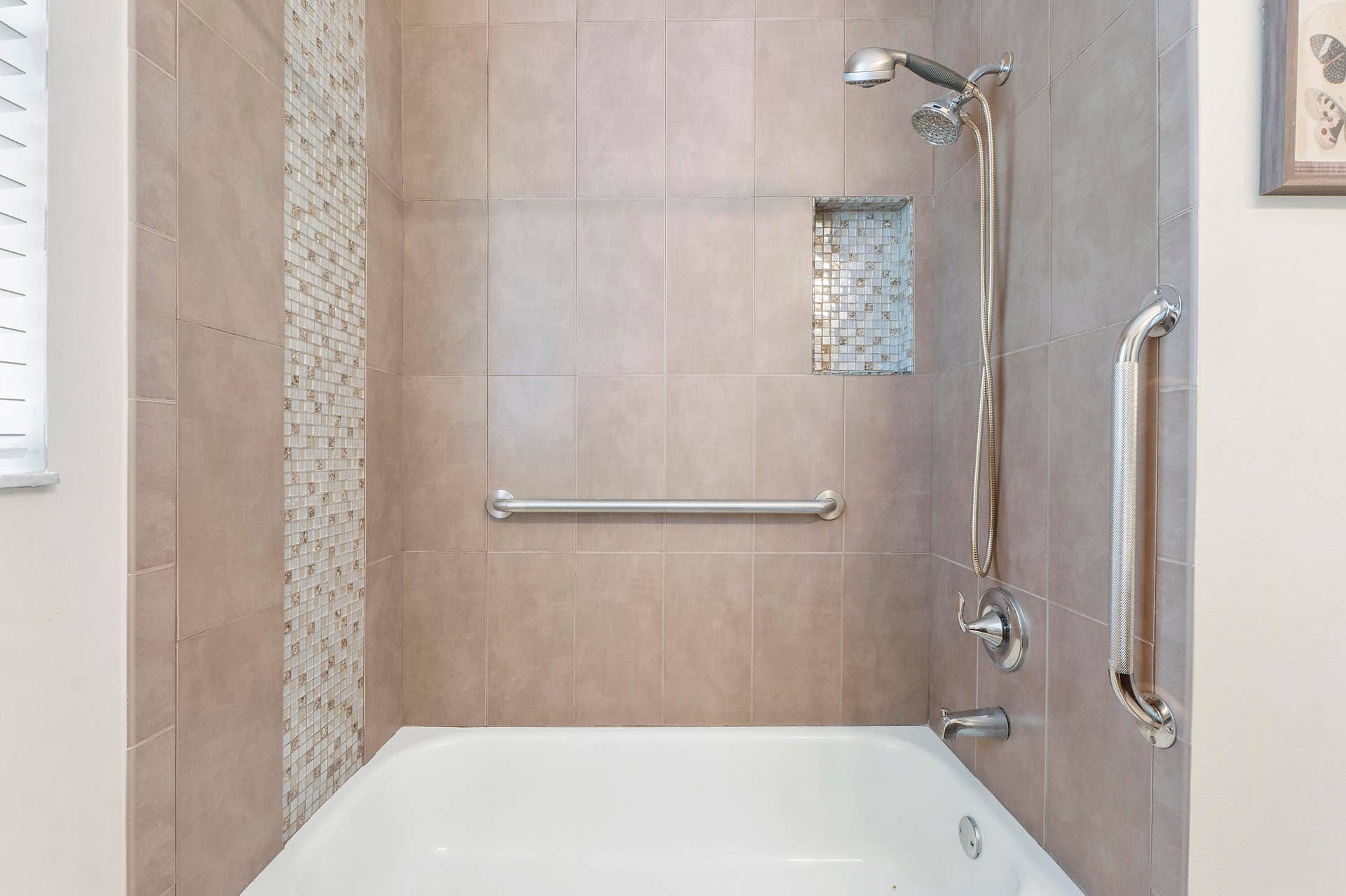 5877 NW 73rd Ct_025