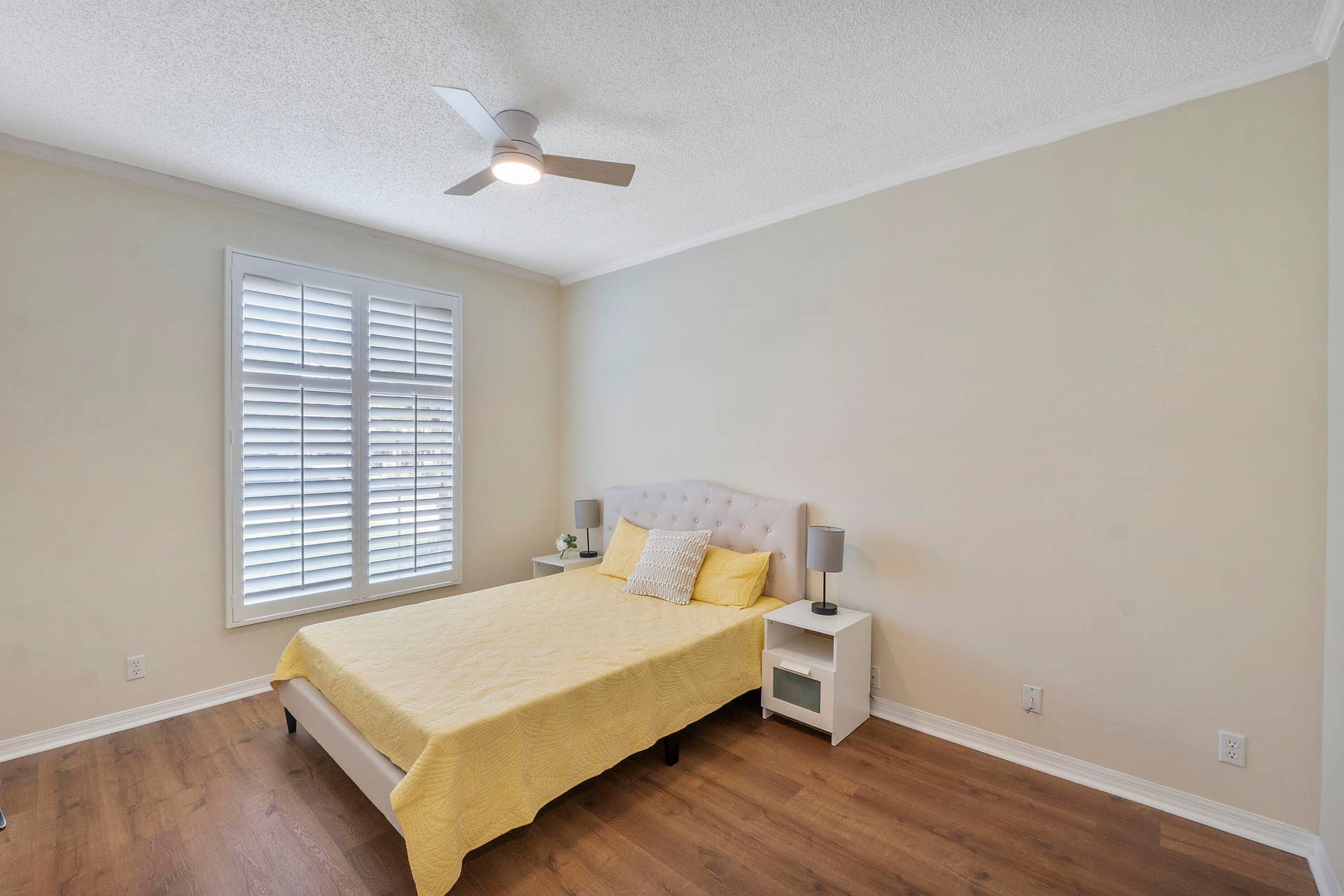 5877 NW 73rd Ct_022