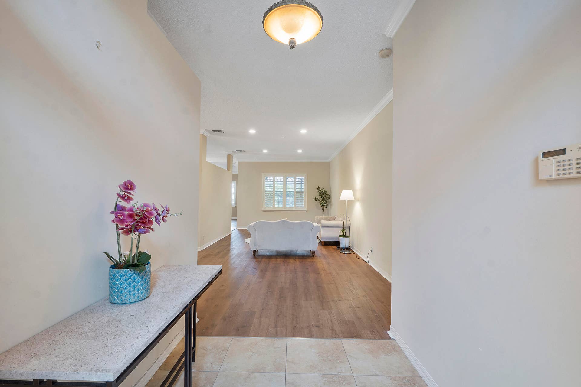 5877 NW 73rd Ct_004