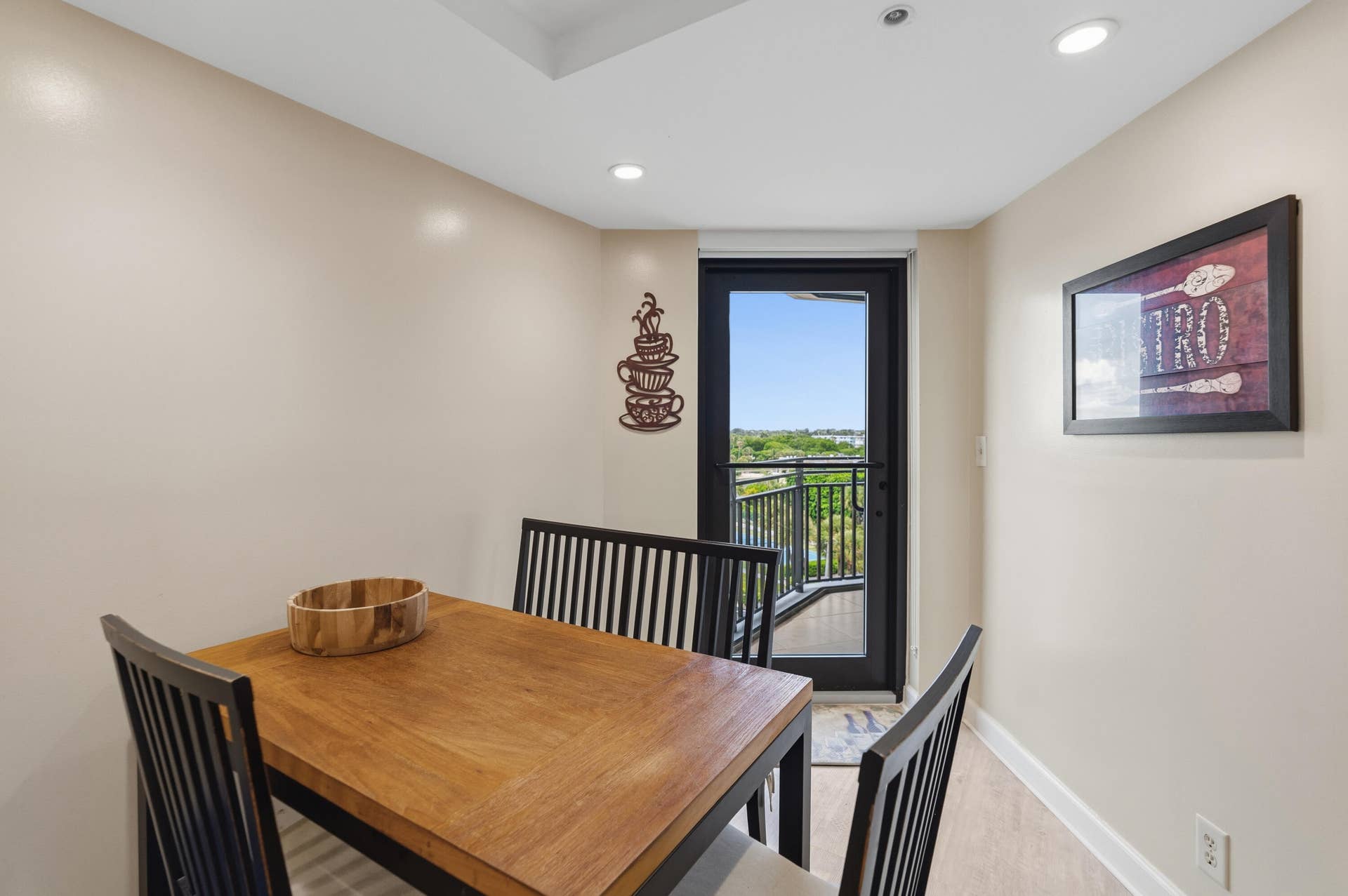 1167 HILLSBORO MILE, #509, Hillsboro Beach, FL 33062 BREAKFAST NOOK
