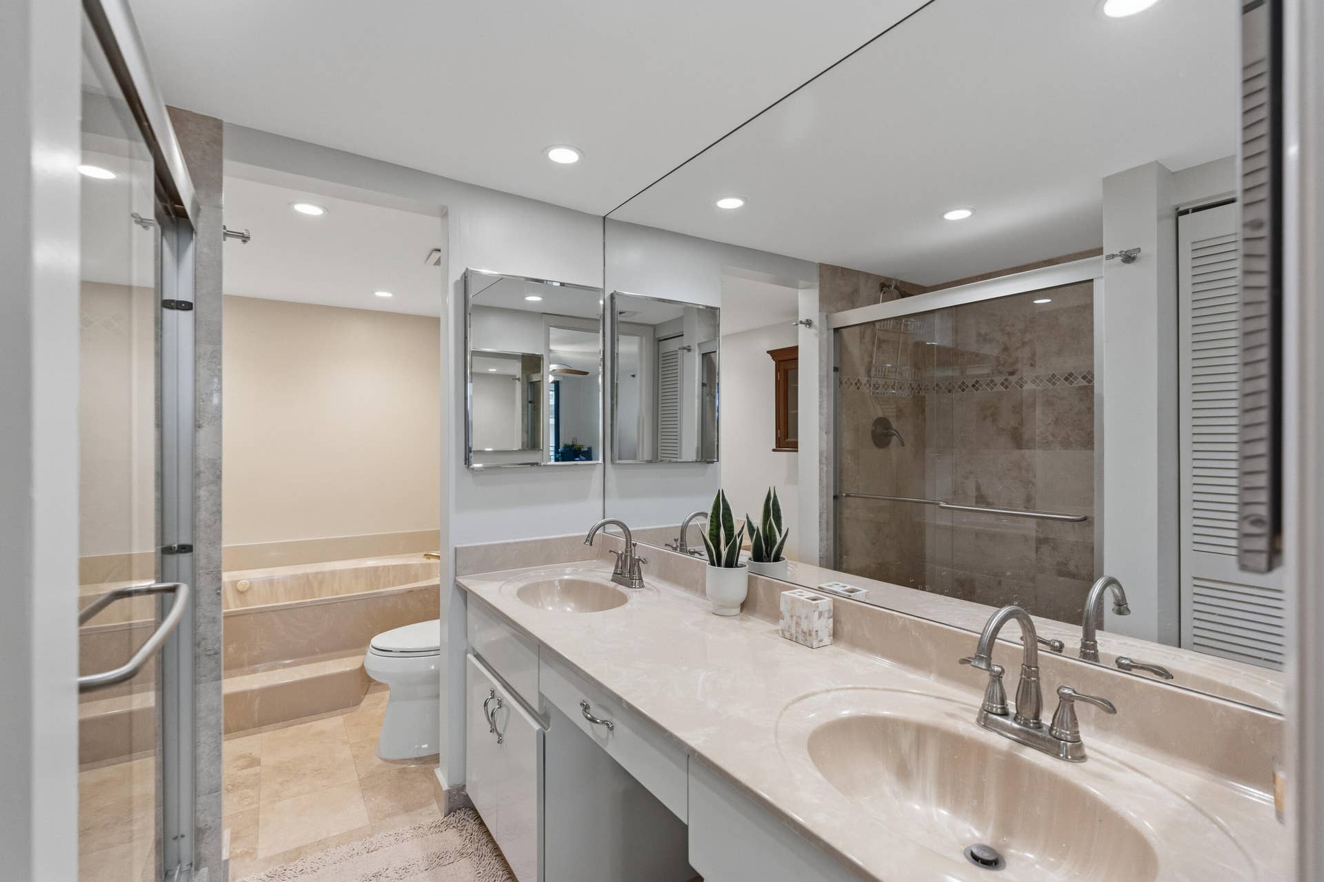 1167 HILLSBORO MILE, #509, Hillsboro Beach, FL 33062 PRIMARY BATHROOM