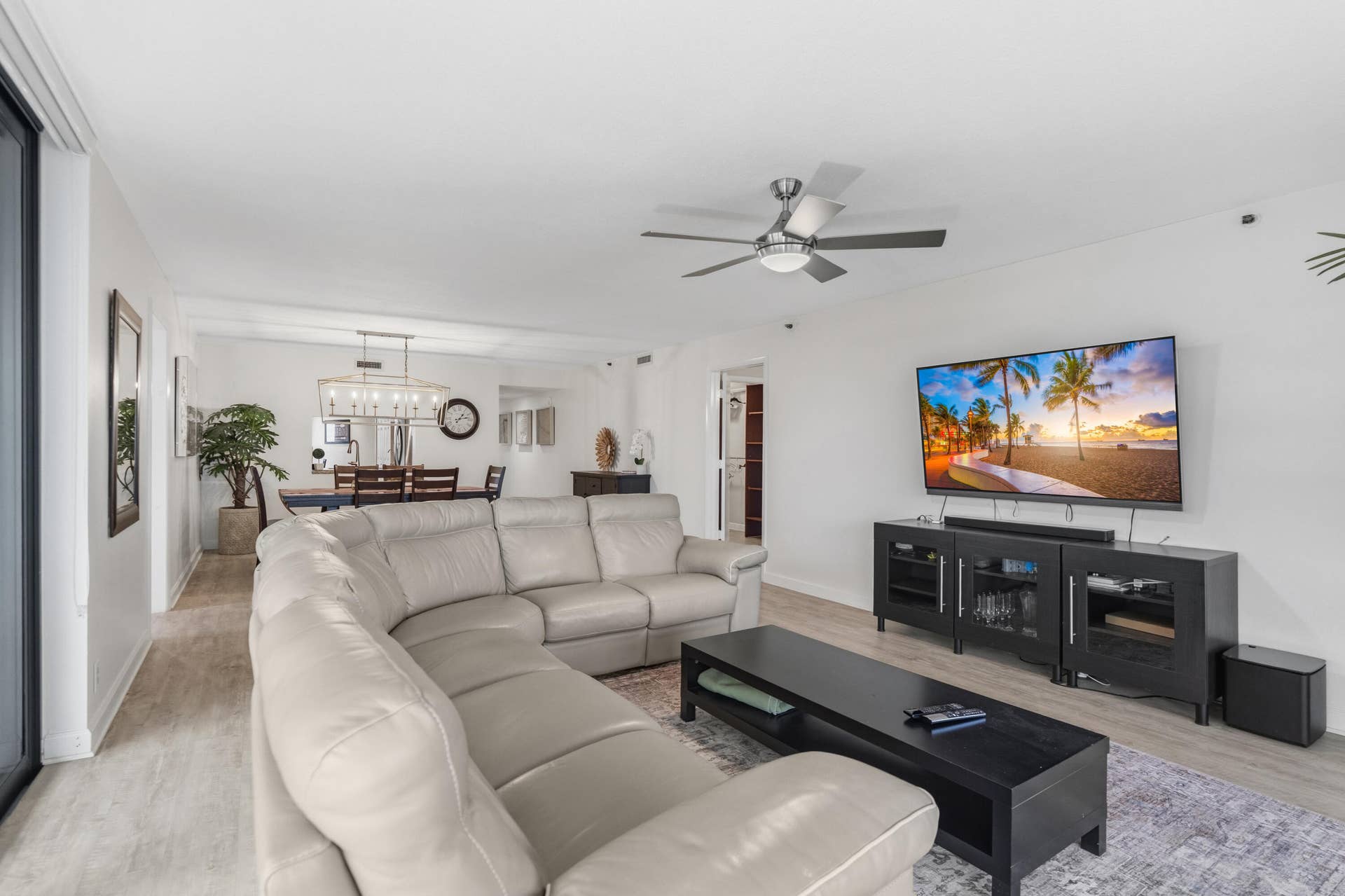 1167 HILLSBORO MILE, #509, Hillsboro Beach, FL 33062 LIVING ROOM