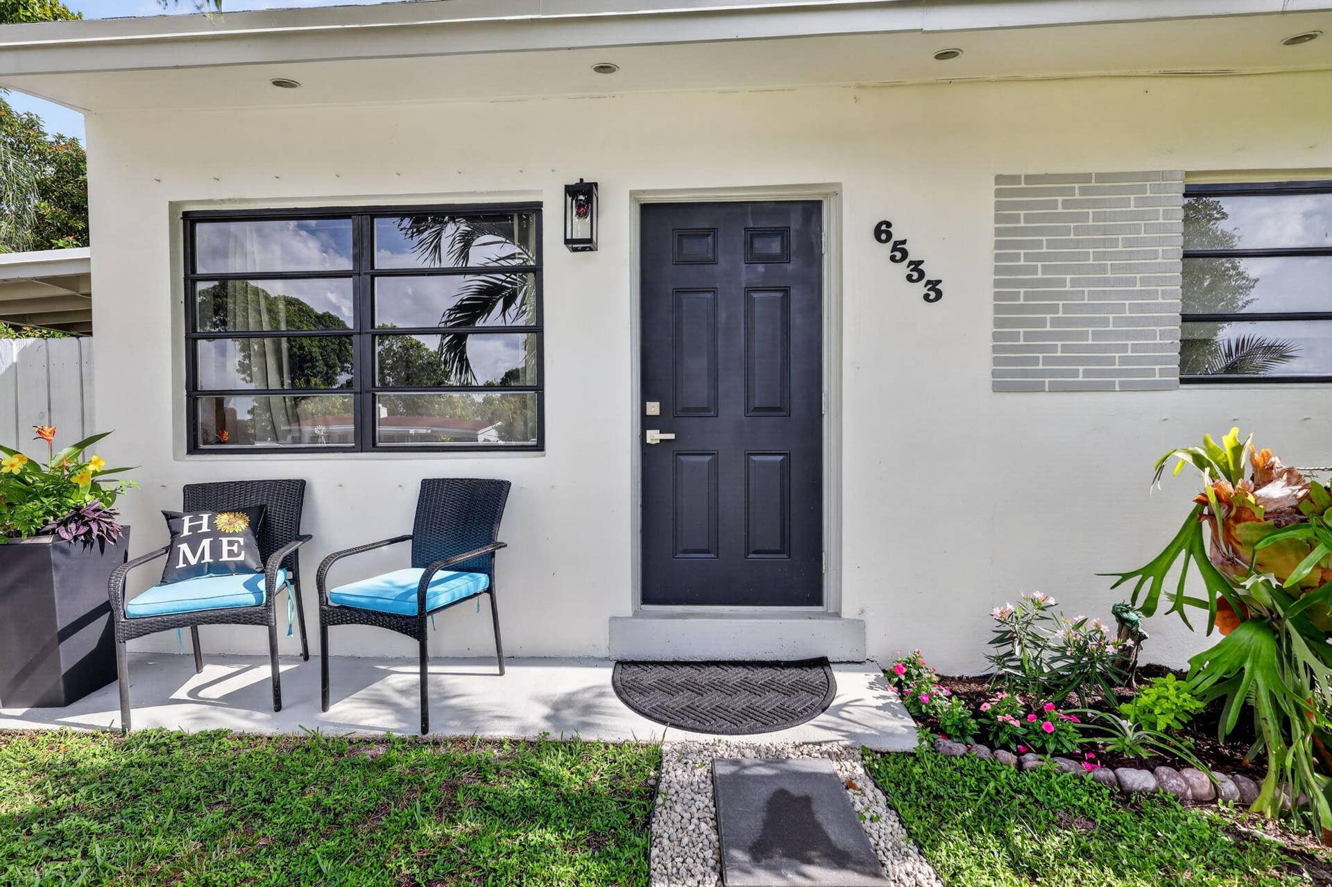 6533 SW 19TH Street, Miramar, FL 33023 Front of Structure