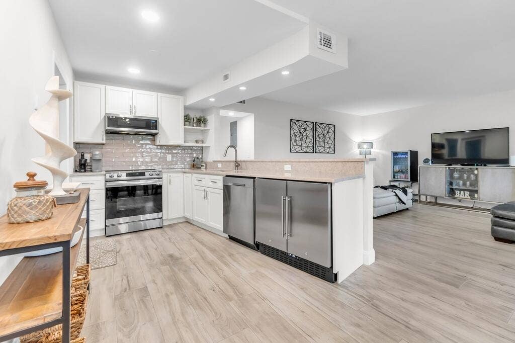 4848 NE 23RD Avenue, #8A, Fort Lauderdale, FL 33308 5_1024px