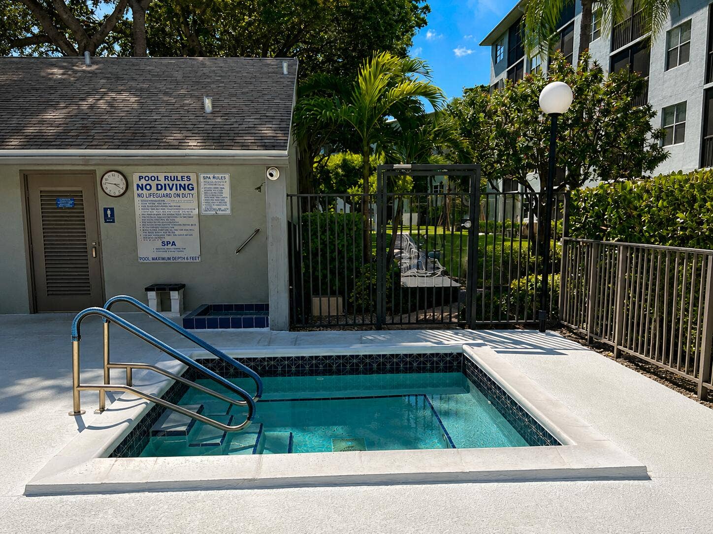 2226 N CYPRESS BEND Drive, #103, Pompano Beach, Pompano Beach, FL 33069 Jacuzzi