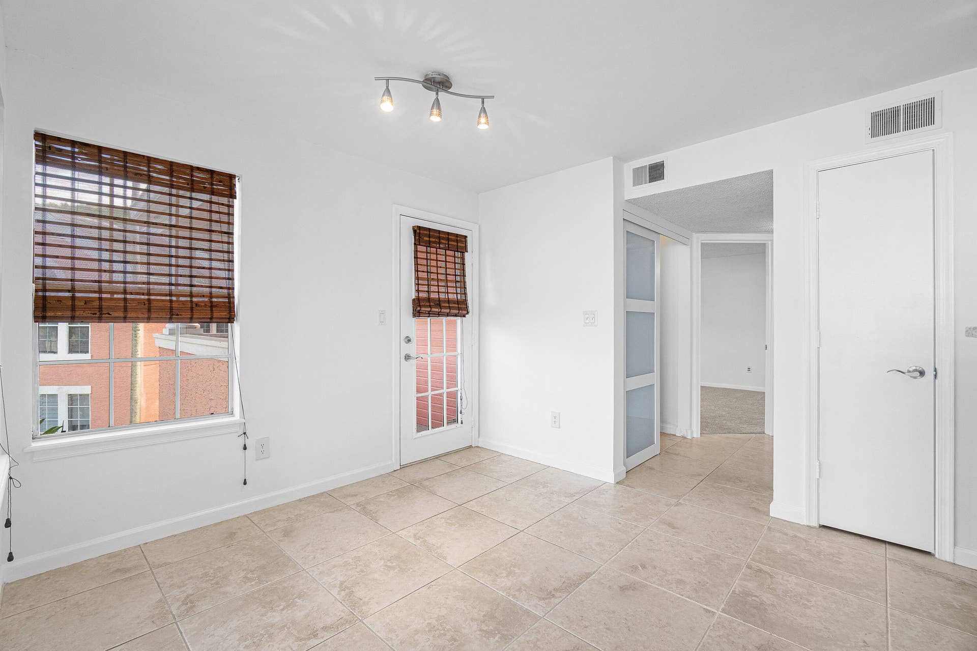Breakfast nook to Balcony