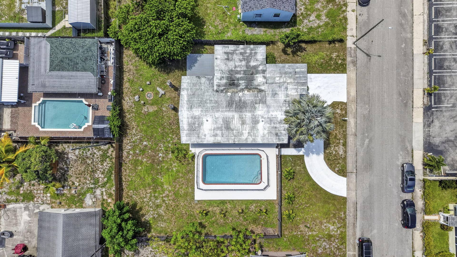 840 Bradley Street, West Palm Beach, FL 33405 Sidewalks!