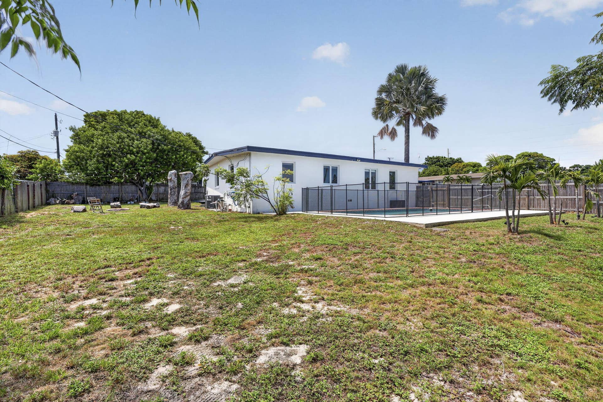 840 Bradley Street, West Palm Beach, FL 33405 WOW!