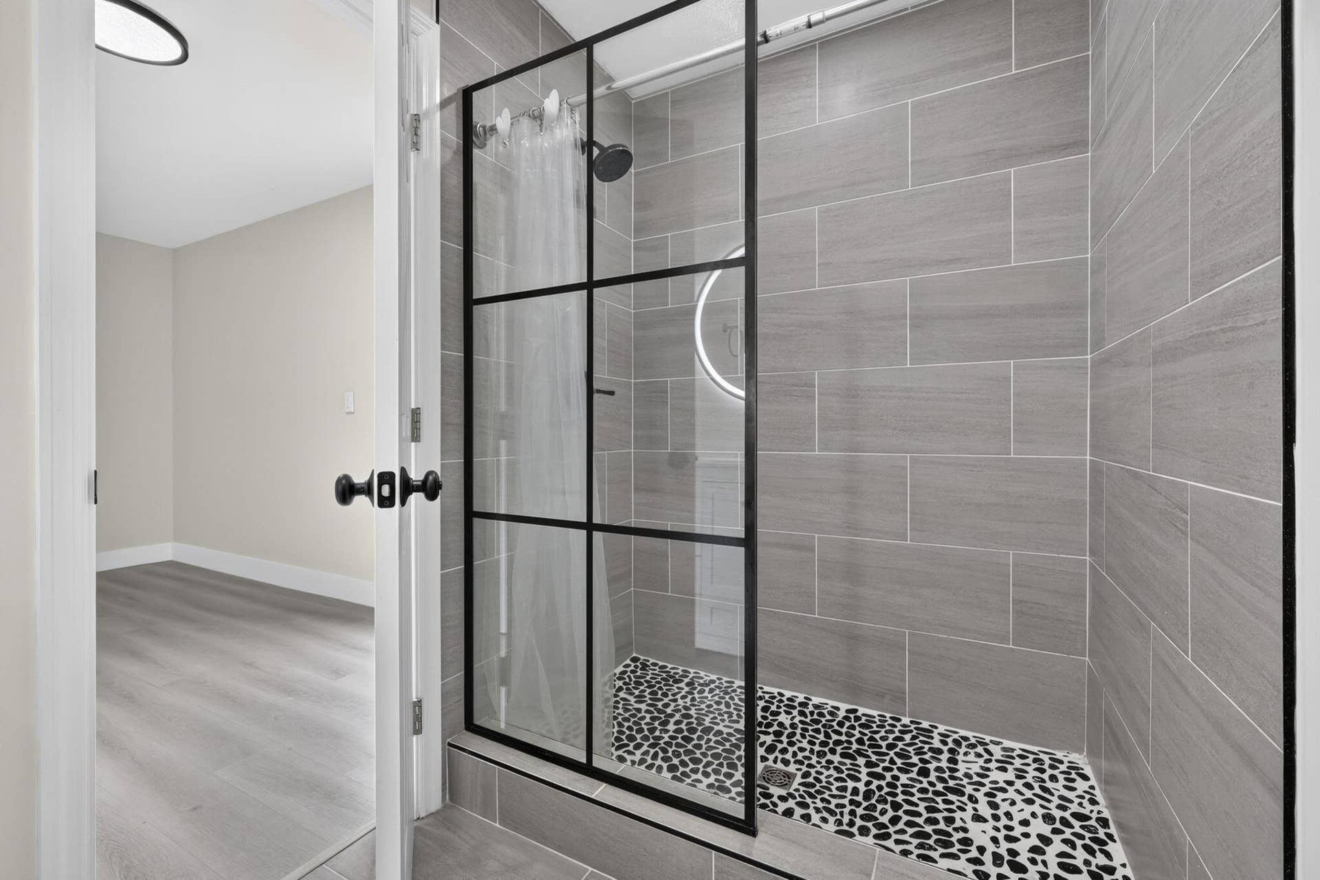 840 Bradley Street, West Palm Beach, FL 33405 Modern!