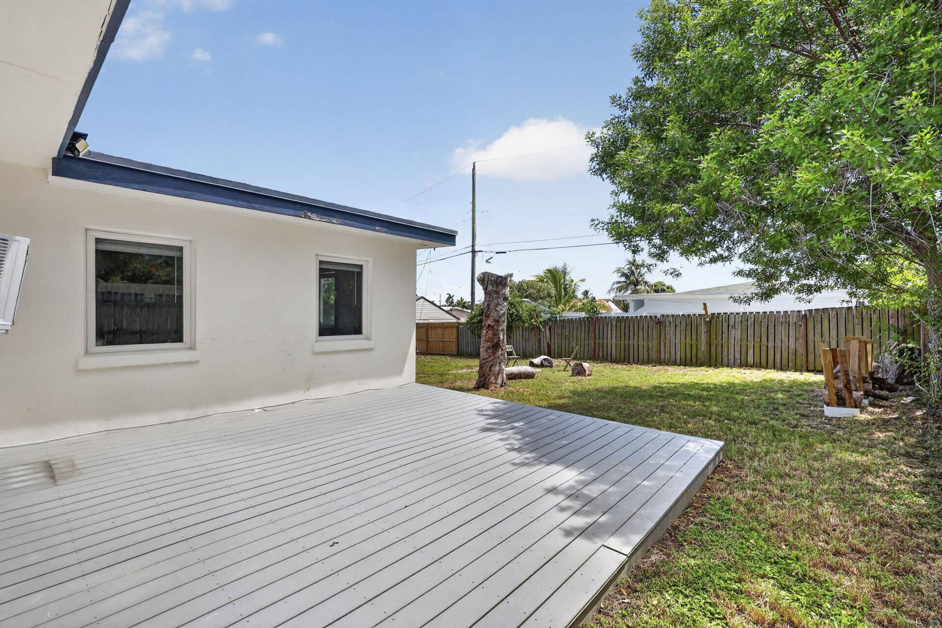 840 Bradley Street, West Palm Beach, FL 33405 Great Space!
