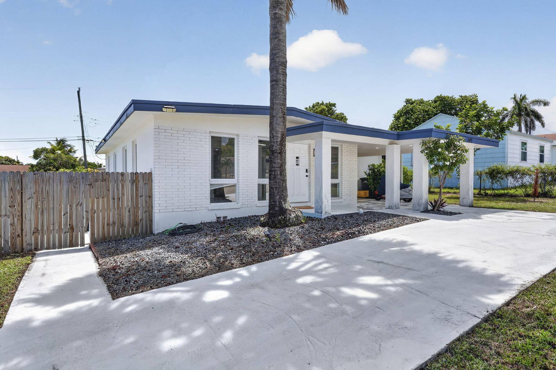 840 Bradley Street, West Palm Beach, FL 33405 Inviting Vibe!