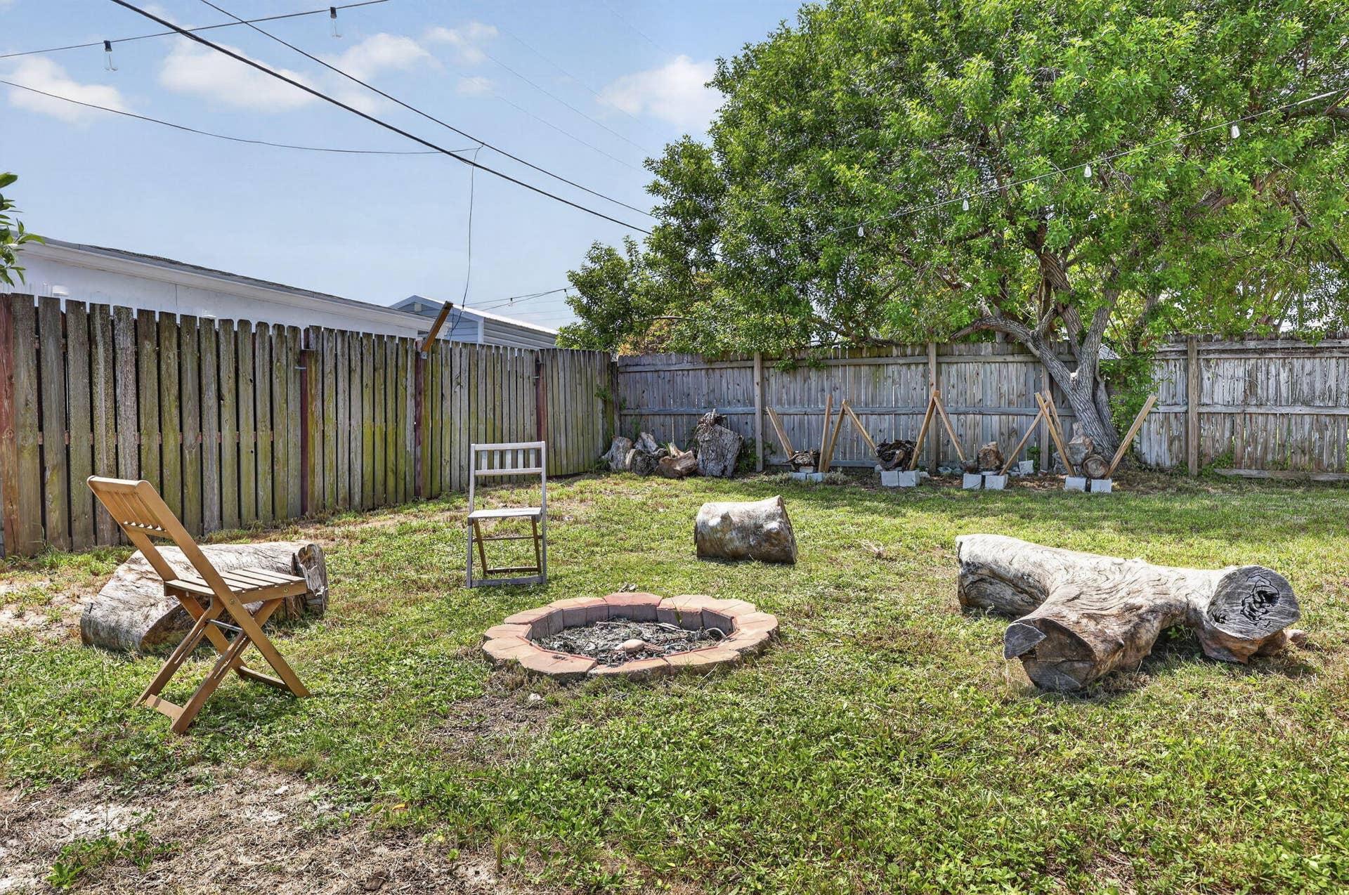 840 Bradley Street, West Palm Beach, FL 33405 Firepit!