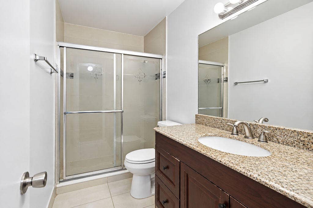 3305 MALLARD CLOSE, #54, Pompano Beach, FL 33064 Guest Bathroom