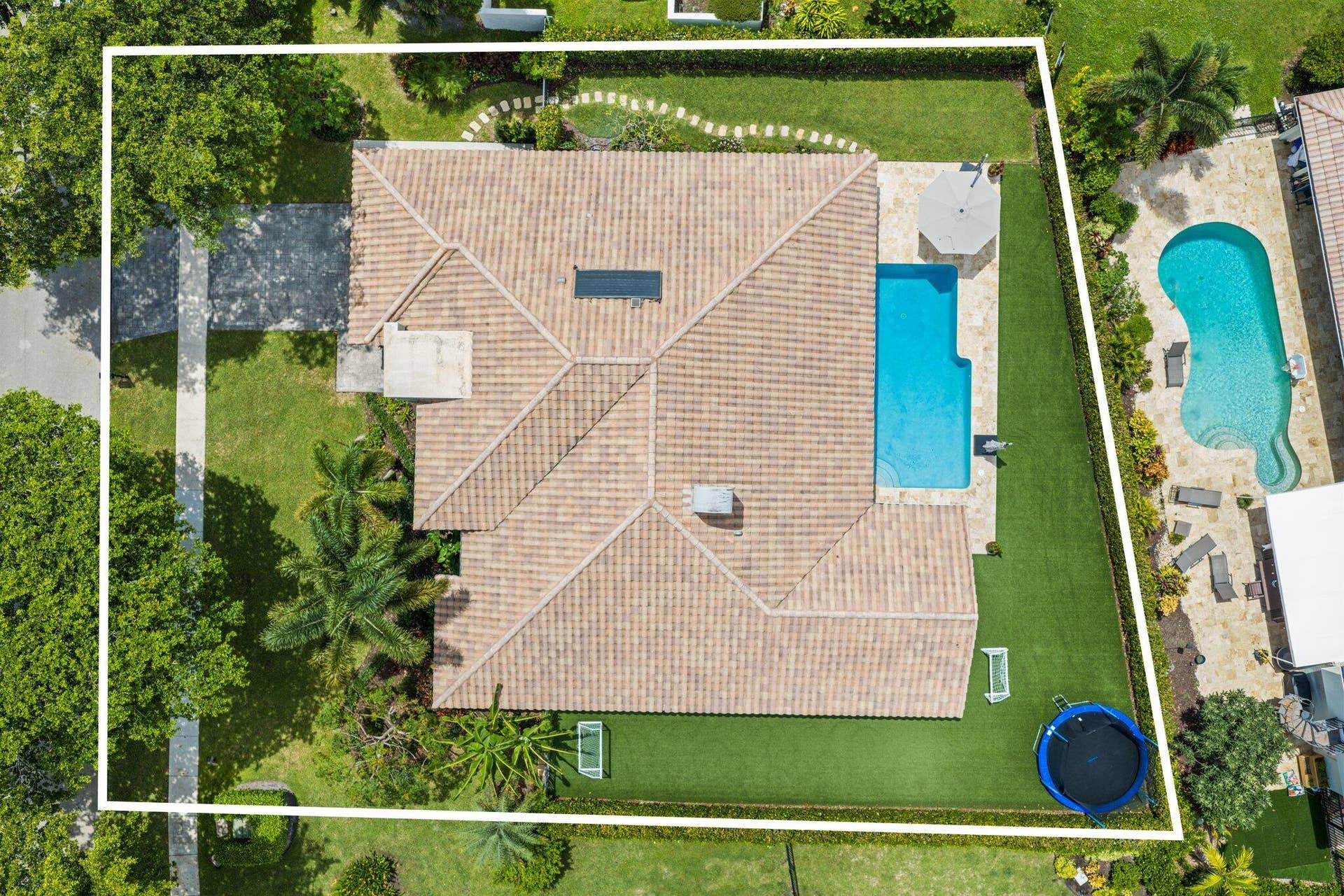 2911 NW 28th Terrace - 75.jpg-SMALL