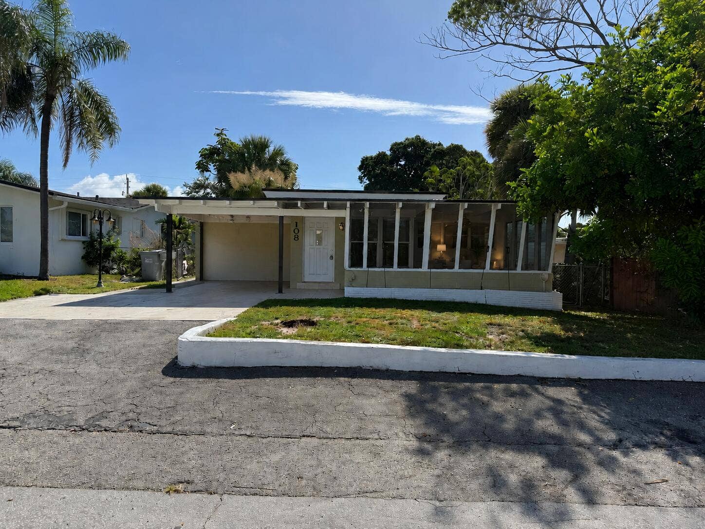 108 SE 10th Avenue, #Front, Pompano Beach, Pompano Beach, FL 33060 84FA3340-76EC-4548-87AD-75F1B6CE4537