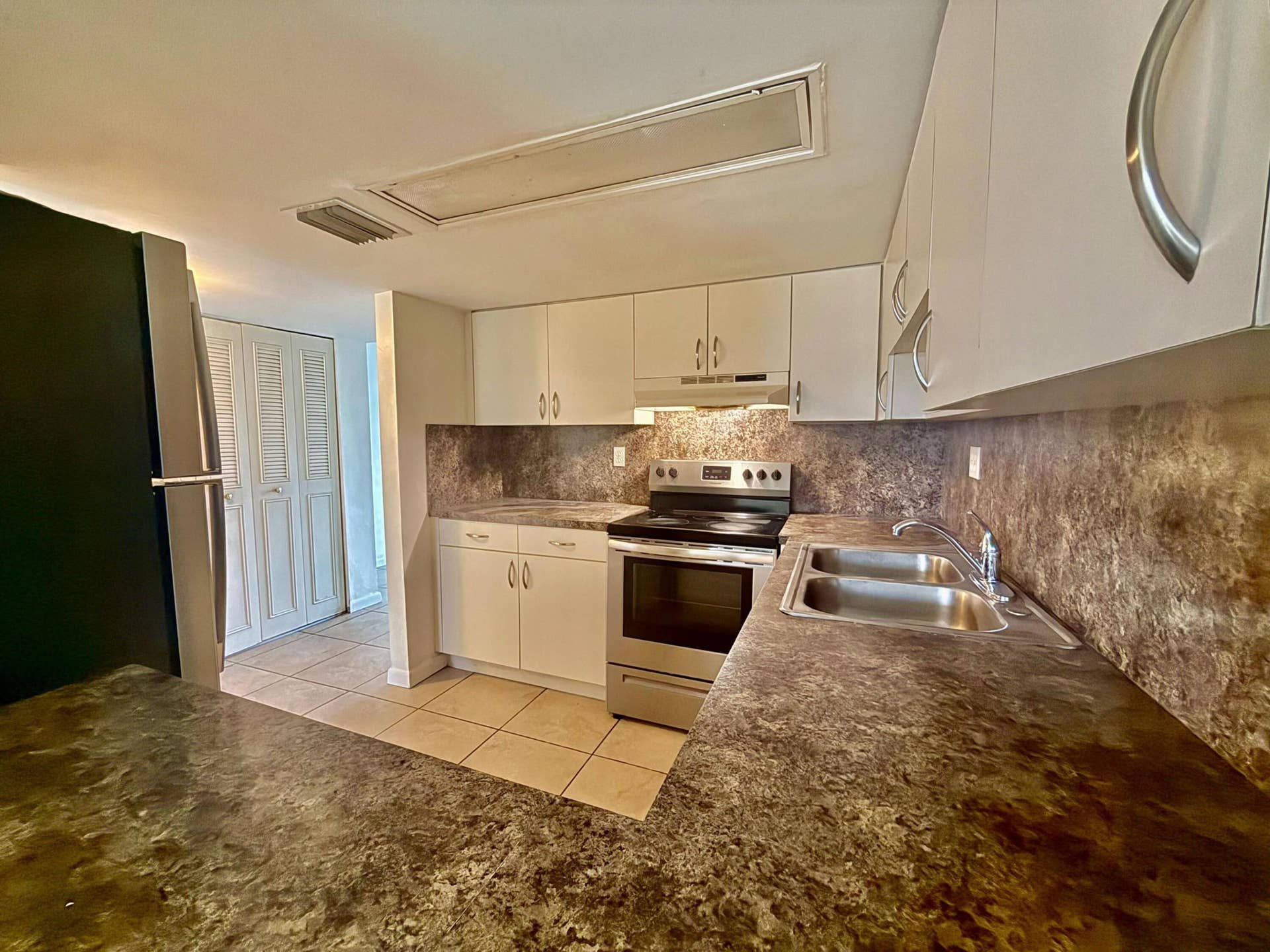 329 Gulfstream Road, Dania, Dania Beach, FL 33004 WhatsApp Image 2026-08-27 at 21.50.25 (1