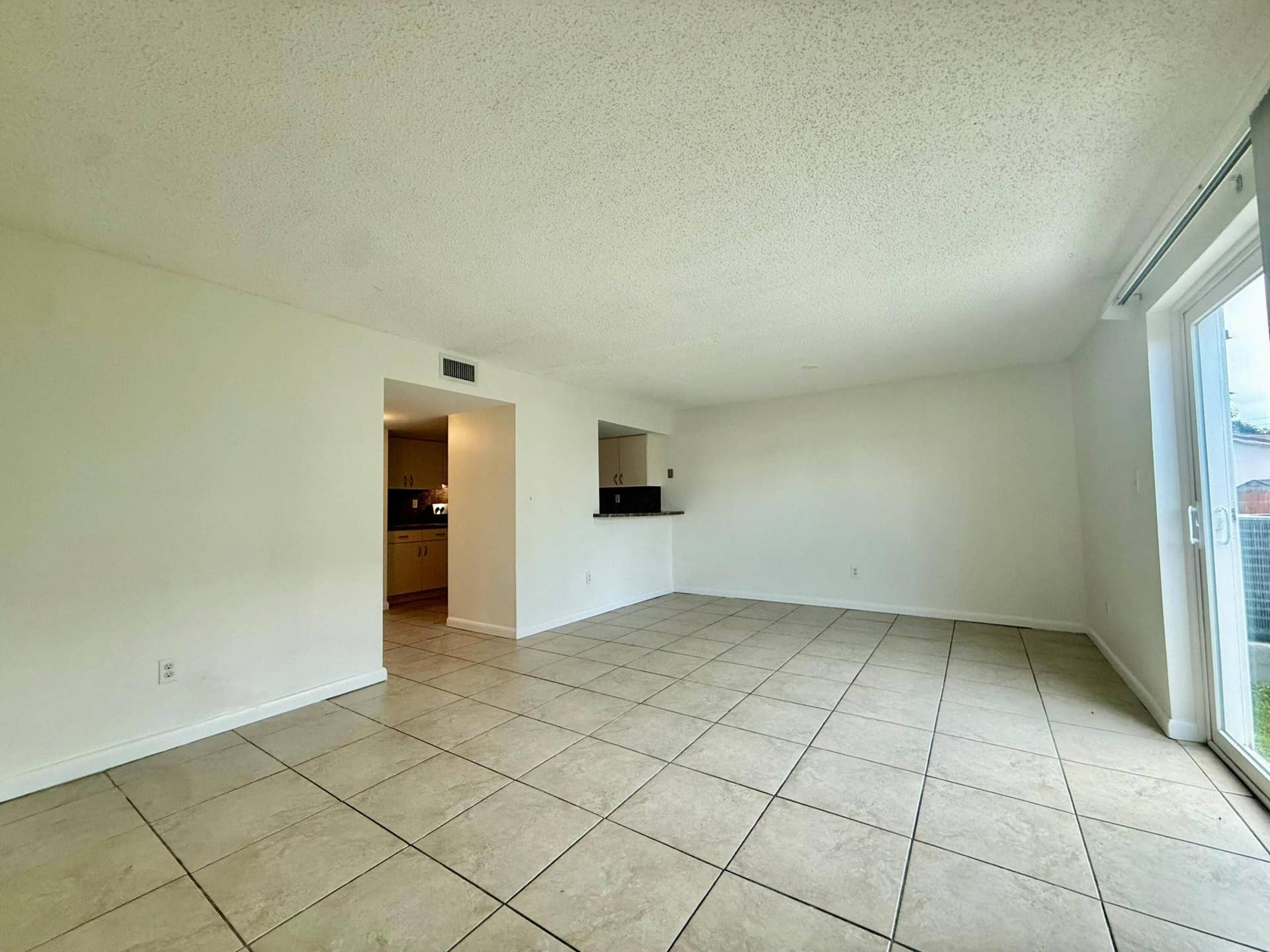 329 Gulfstream Road, Dania, Dania Beach, FL 33004 WhatsApp Image 2026-08-27 at 21.50.25 (1