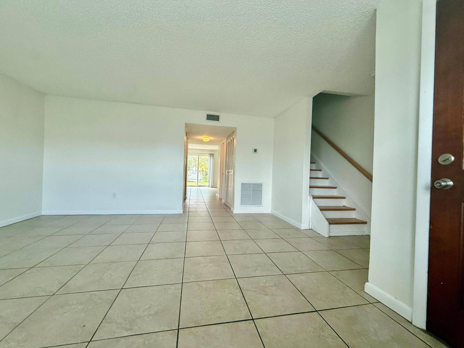 329 Gulfstream Road, Dania, Dania Beach, FL 33004 WhatsApp Image 2026-08-27 at 21.50.25 (3
