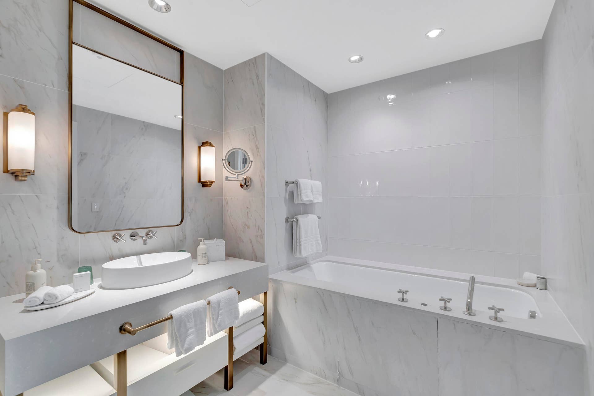 525 N FORT LAUDERDALE BEACH Boulevard, #1707, Fort Lauderdale, FL 33304 24__g6i5127