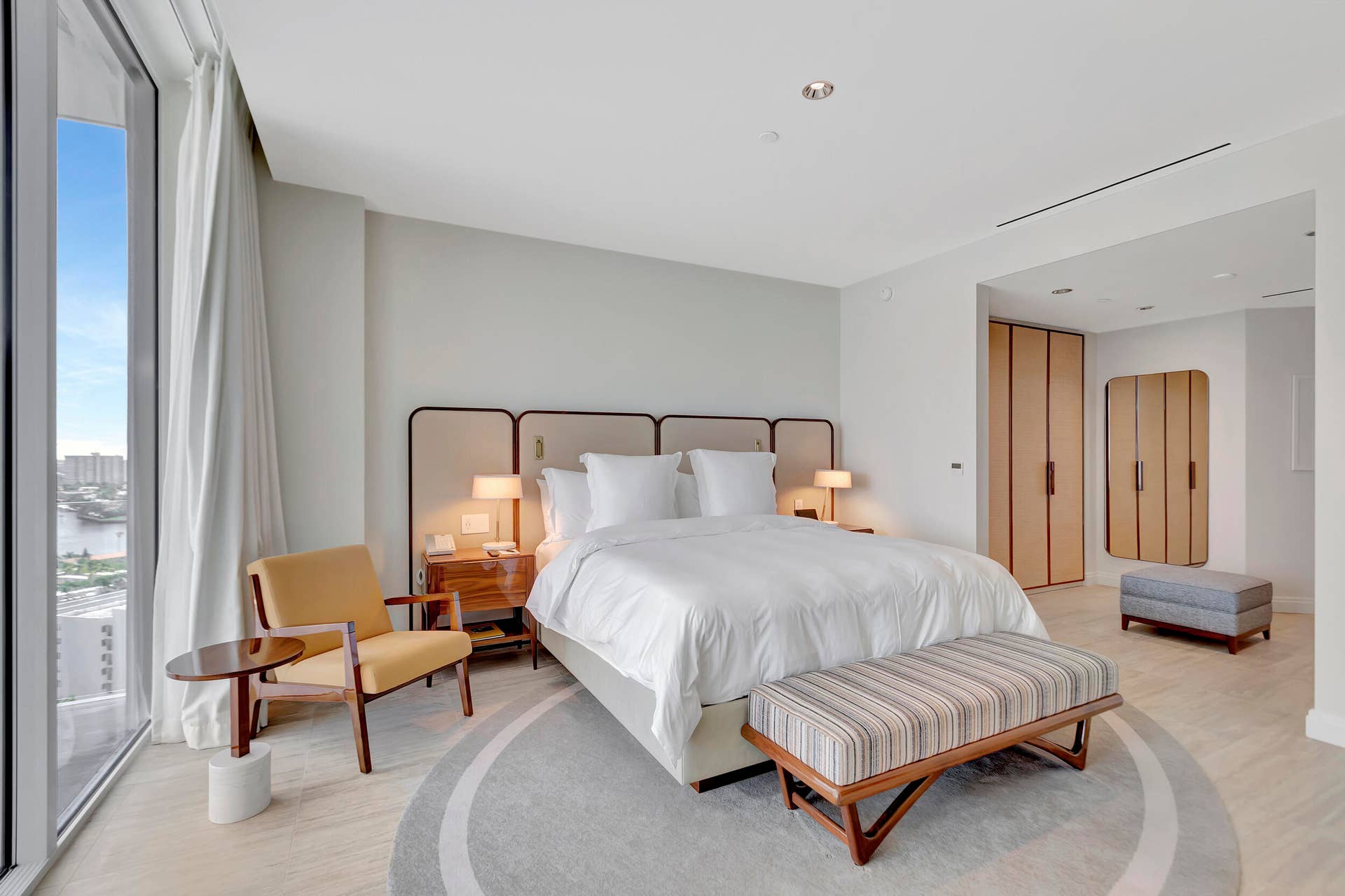 525 N FORT LAUDERDALE BEACH Boulevard, #1707, Fort Lauderdale, FL 33304 19__g6i5102
