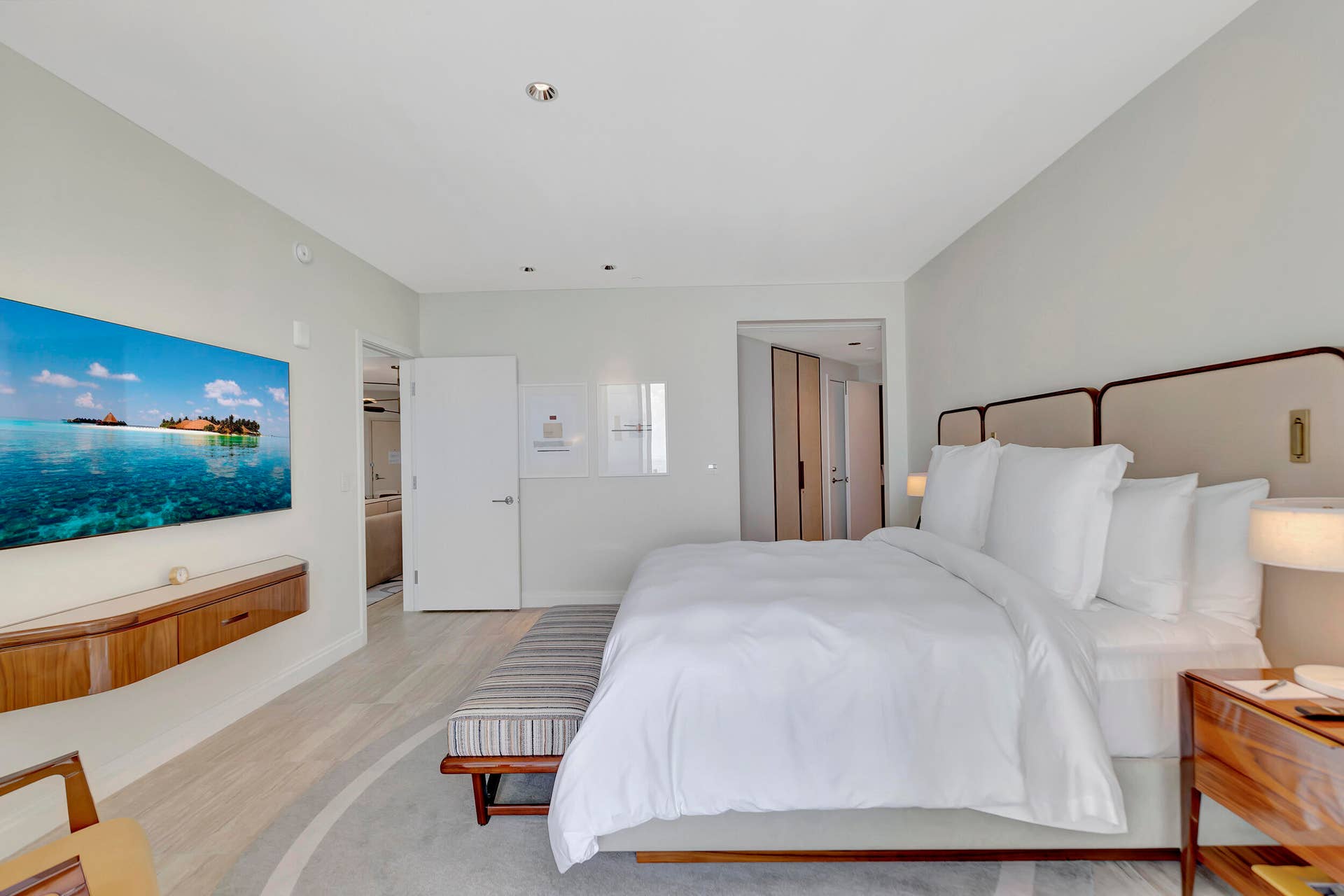 525 N FORT LAUDERDALE BEACH Boulevard, #1705, Fort Lauderdale, FL 33304 31__g6i4877